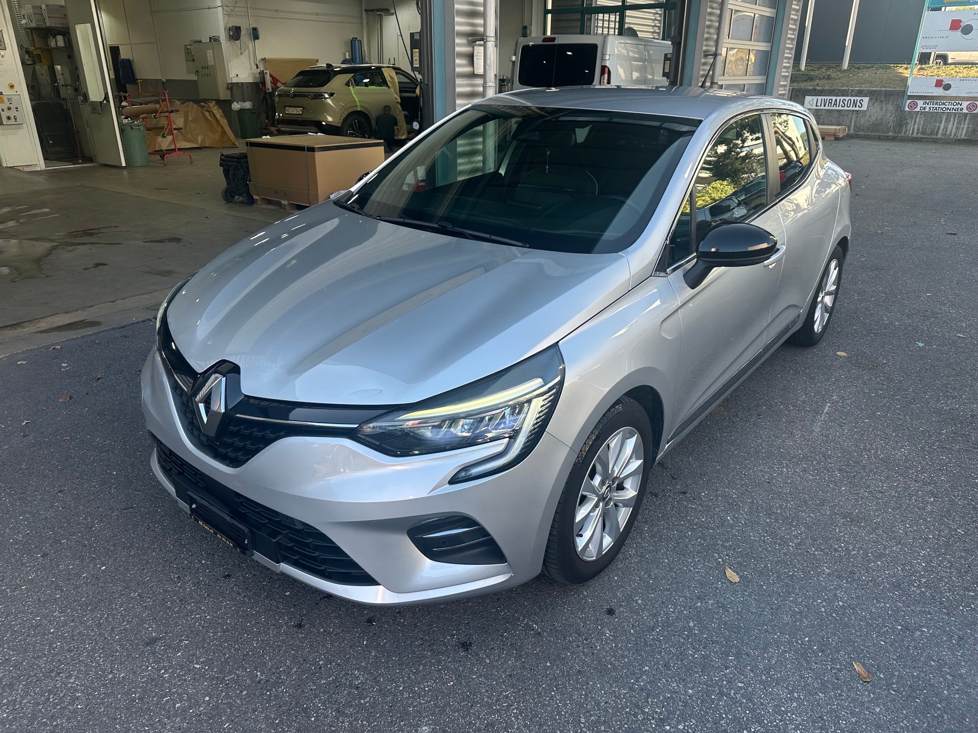 RENAULT Clio 1.6 E-Tech Intens-image-1