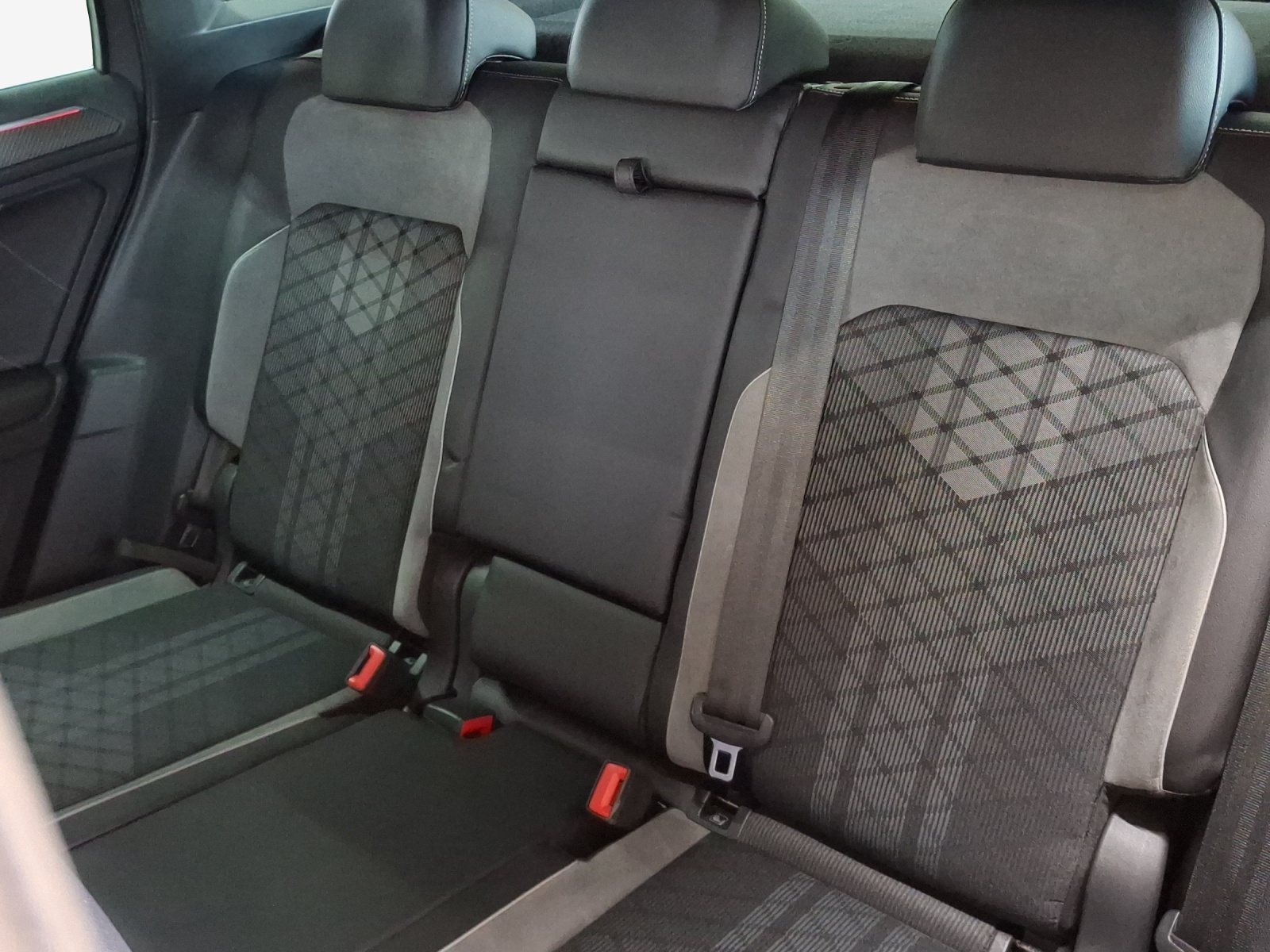 VW Tiguan 1.4TSI PHEV R-Line DSG-image-12
