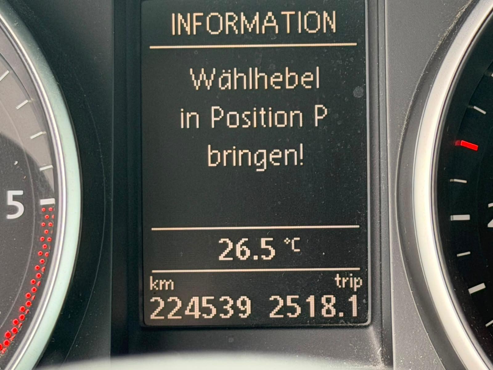 VW Golf 1.6 TDI BlueMotion Technology Comfortline DSG-image-14