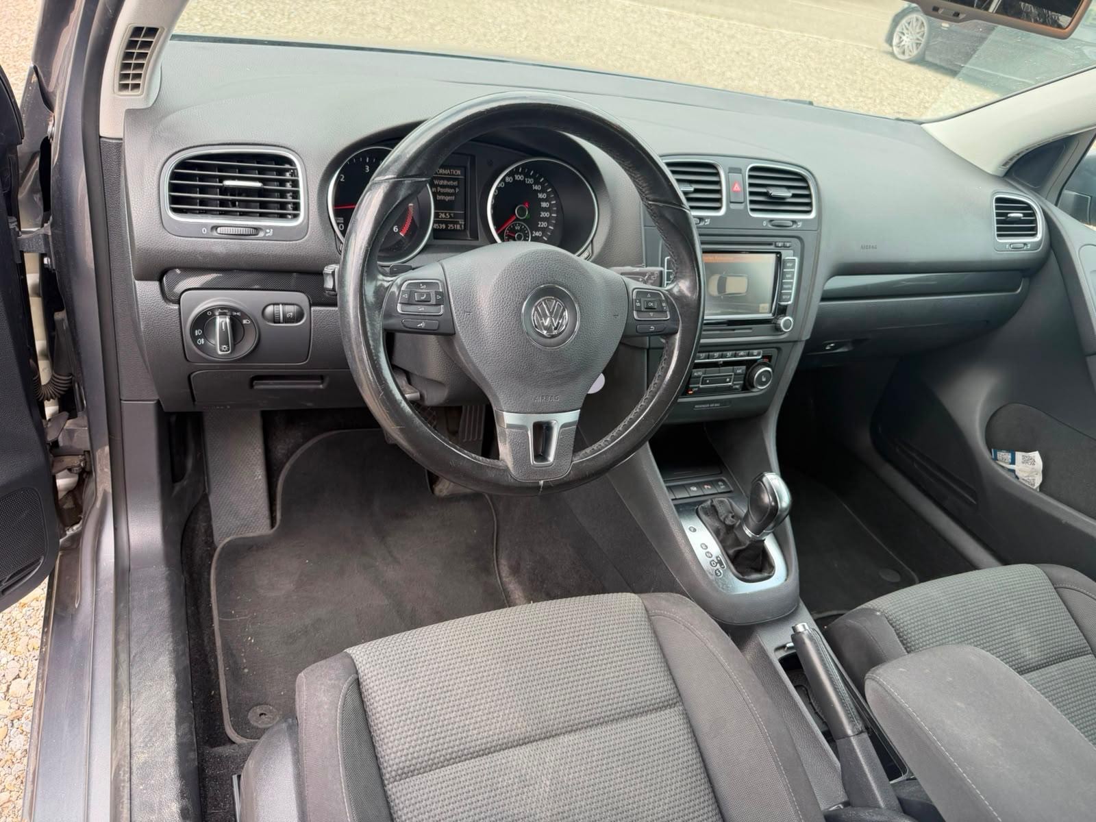 VW Golf 1.6 TDI BlueMotion Technology Comfortline DSG-image-12