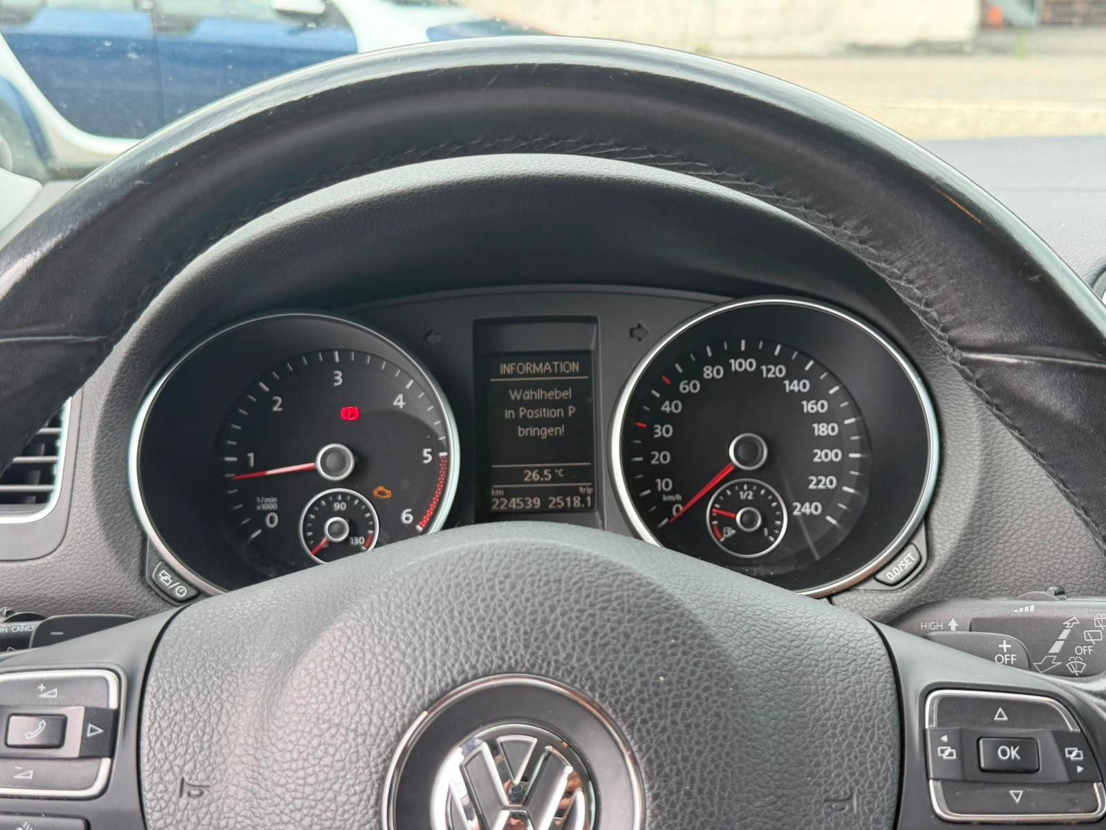 VW Golf 1.6 TDI BlueMotion Technology Comfortline DSG-image-13