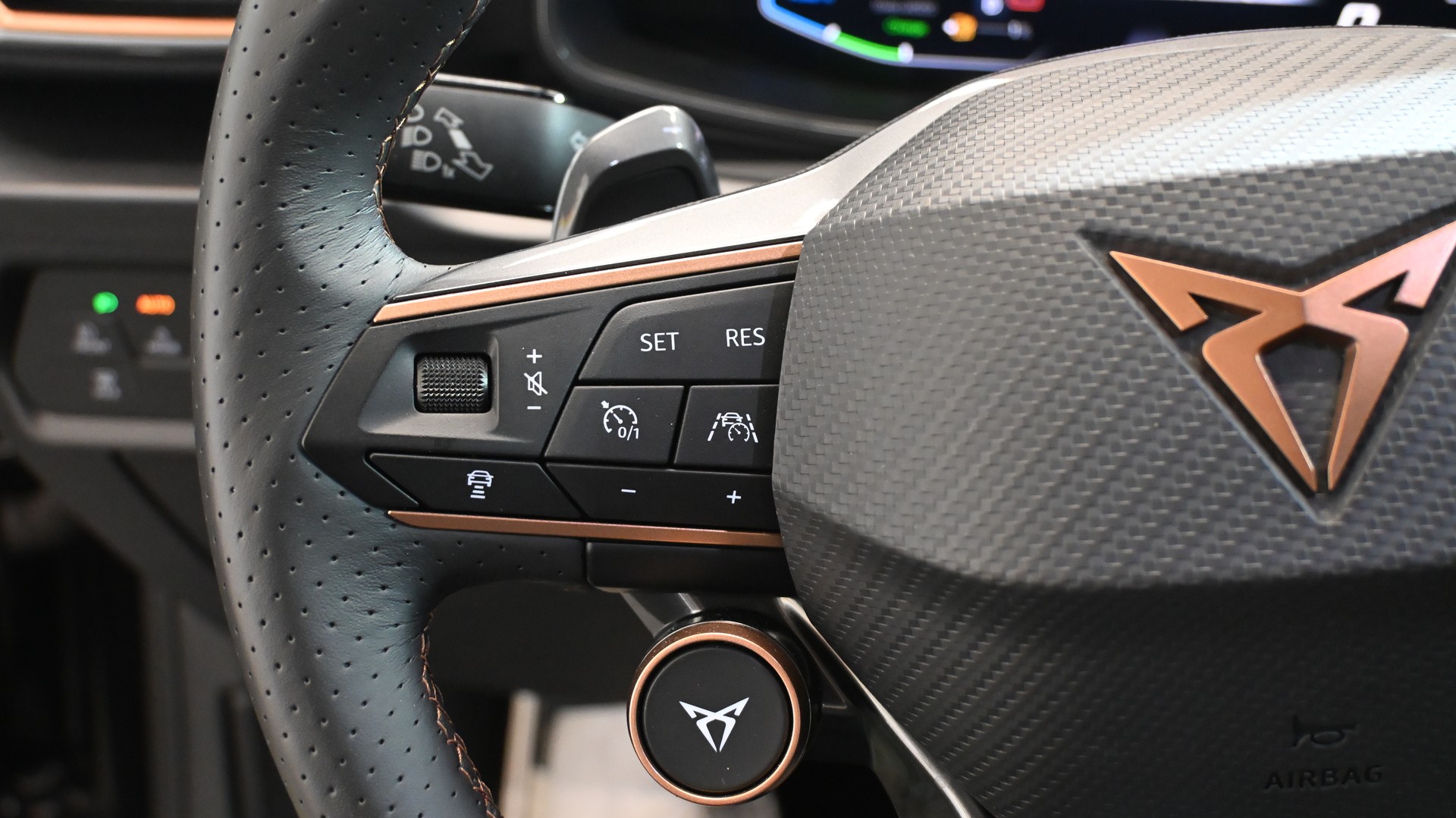 CUPRA LEON ST 1.4 e-HYBRID pHEV DSG-image-13