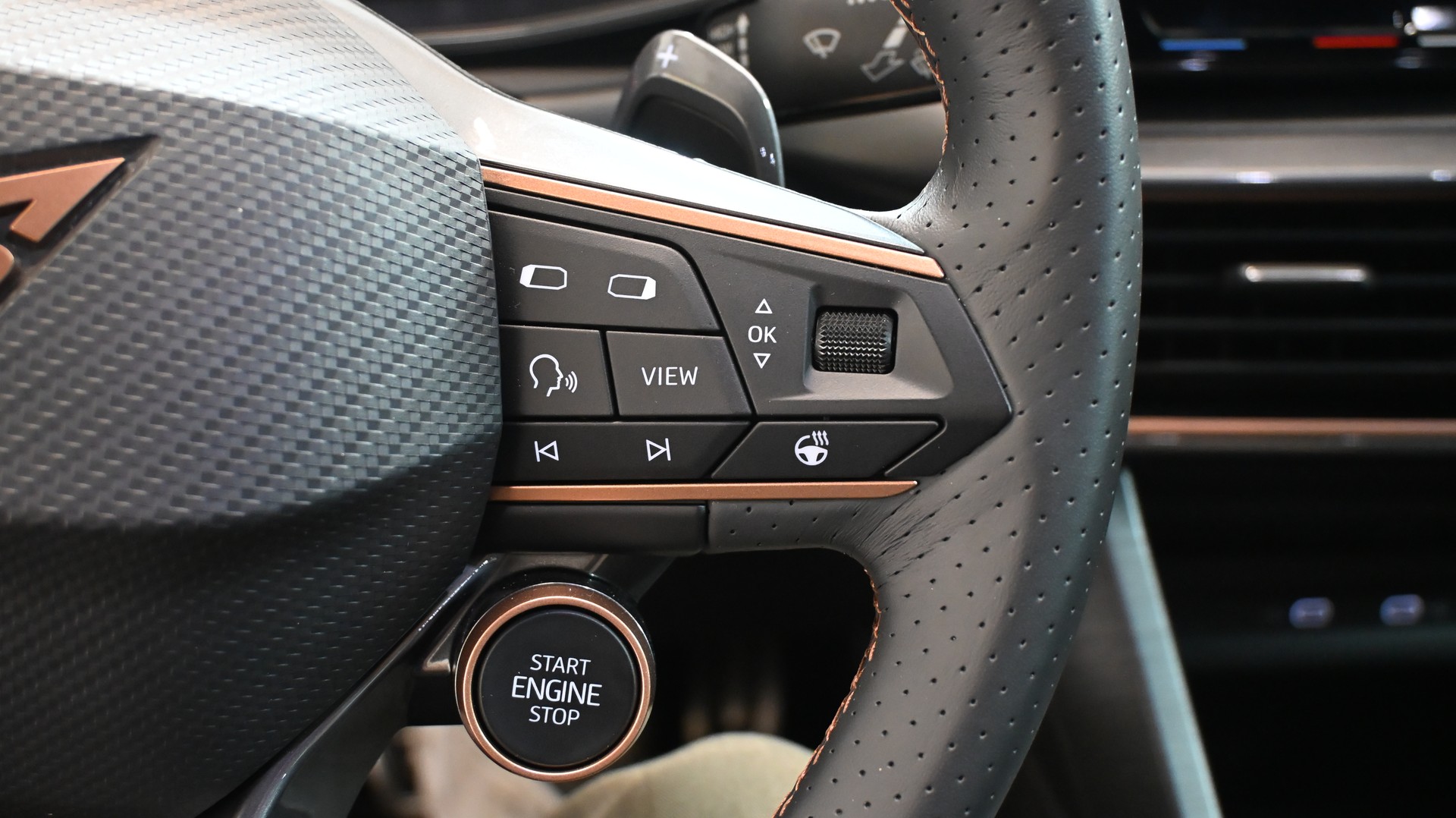 CUPRA LEON ST 1.4 e-HYBRID pHEV DSG-image-12
