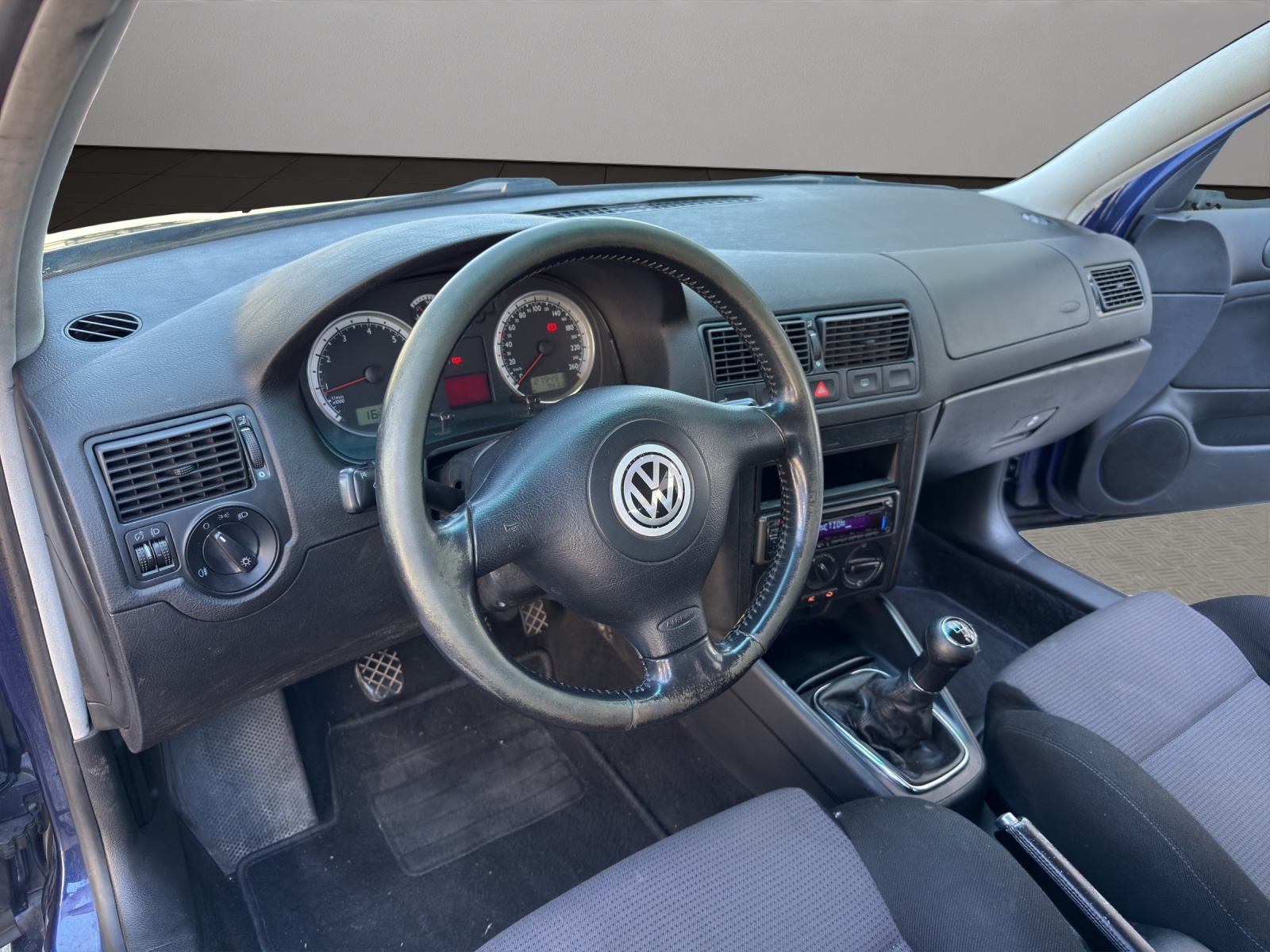VW Golf 1.6 16V-image-9