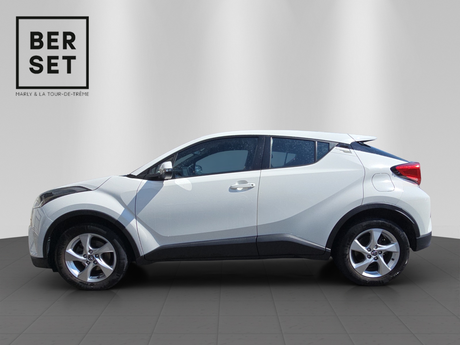 TOYOTA C-HR 1.2 T Comfort-image-1