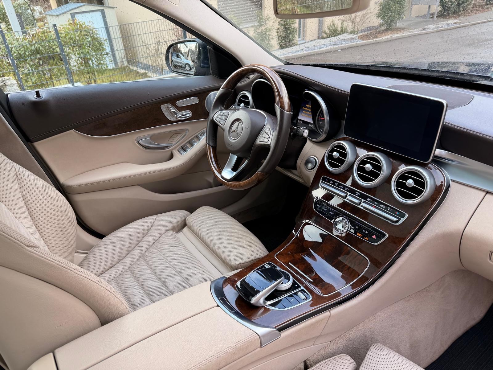 MERCEDES-BENZ C 400 Avantgarde 4Matic 7G-Tronic-image-13