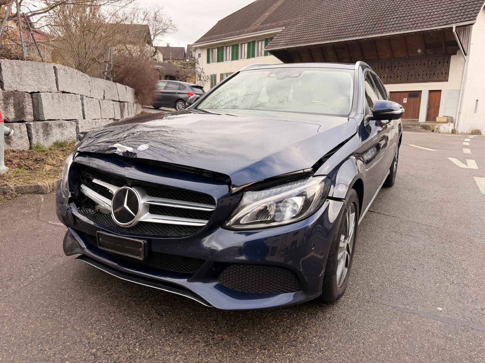 MERCEDES-BENZ C 400 Avantgarde 4Matic 7G-Tronic-image-1