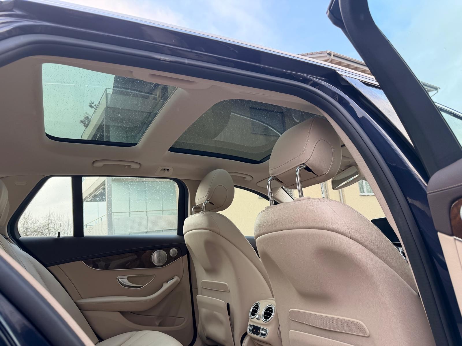 MERCEDES-BENZ C 400 Avantgarde 4Matic 7G-Tronic-image-12
