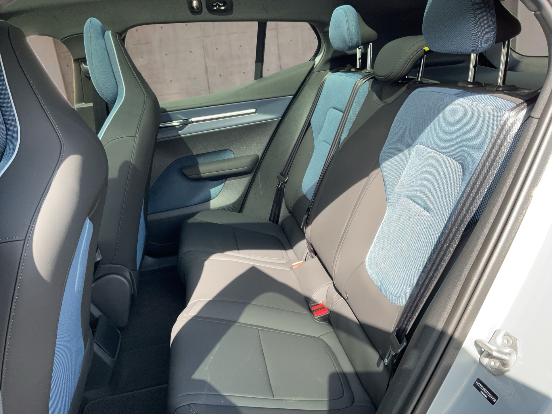 VOLVO EX30 E60 Twin Ultra Performance AWD-image-11