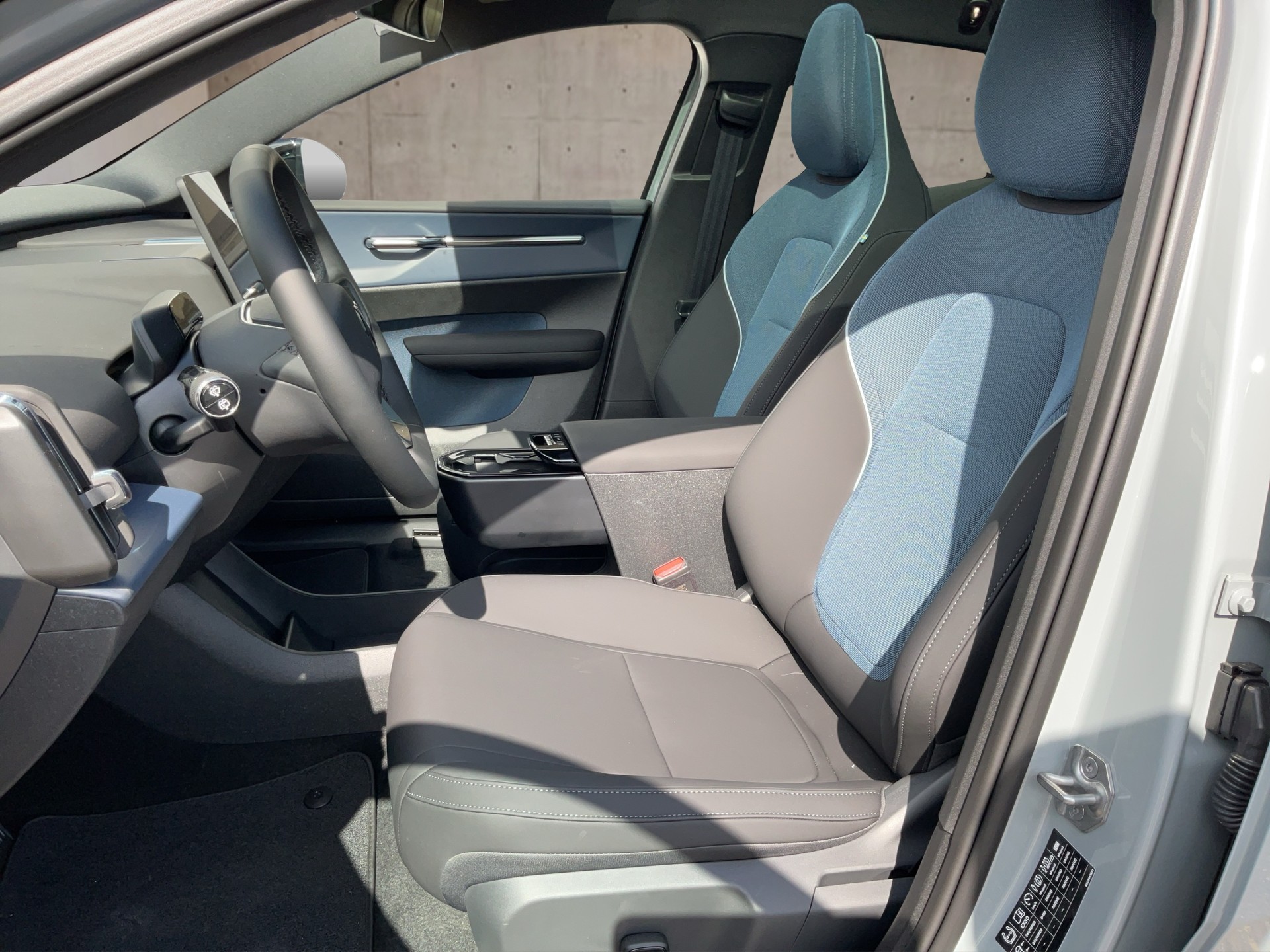 VOLVO EX30 E60 Twin Ultra Performance AWD-image-10