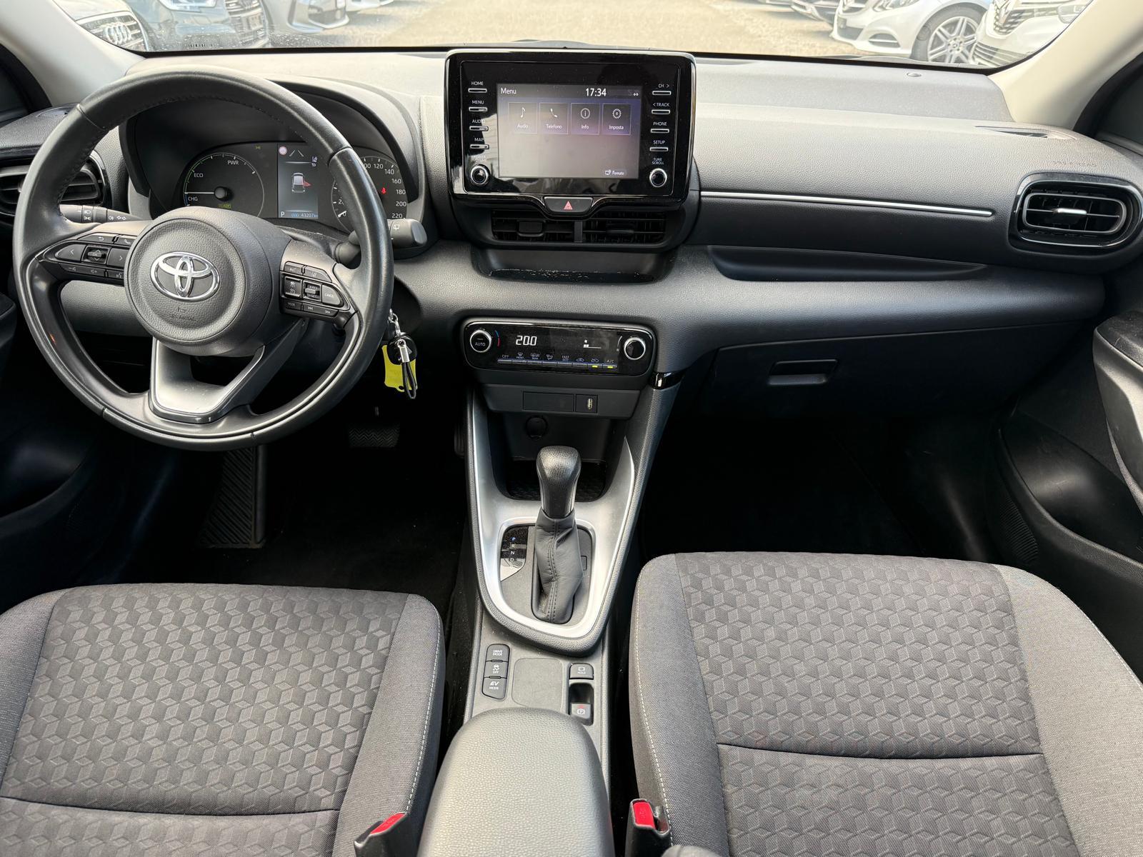 TOYOTA Yaris 1.5 VVT-i HSD Comfort-image-9
