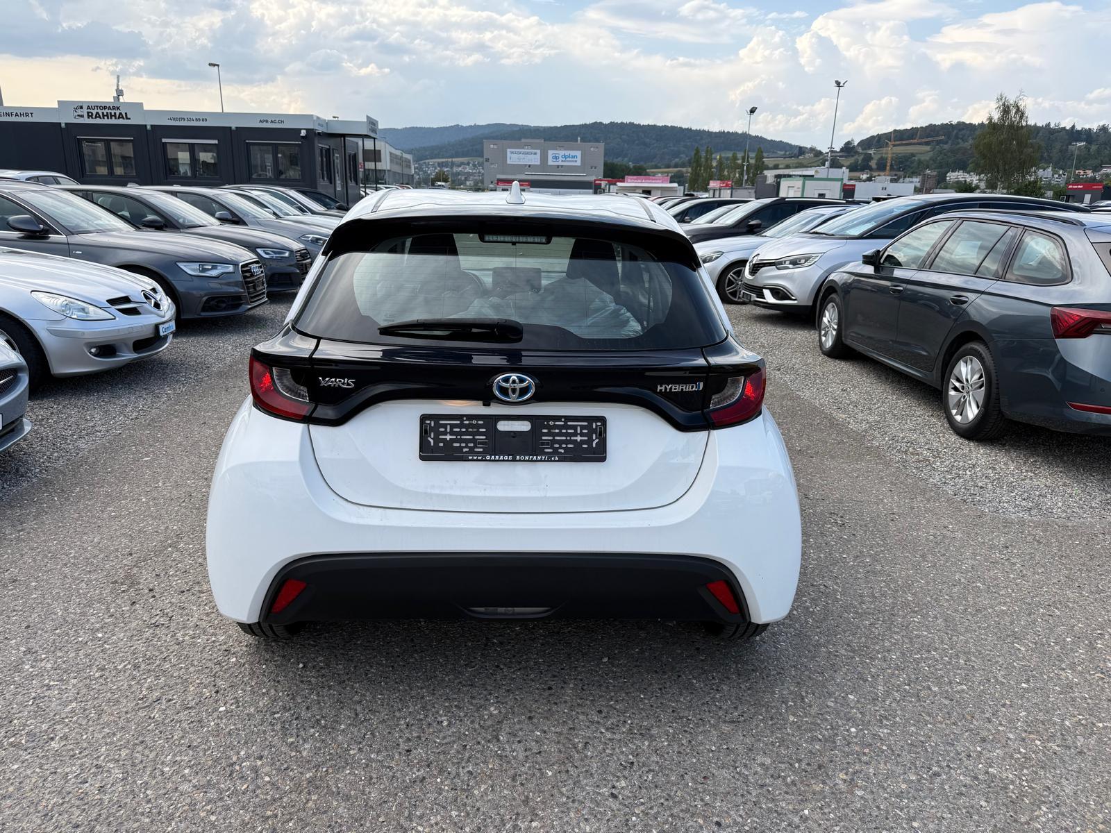 TOYOTA Yaris 1.5 VVT-i HSD Comfort-image-4
