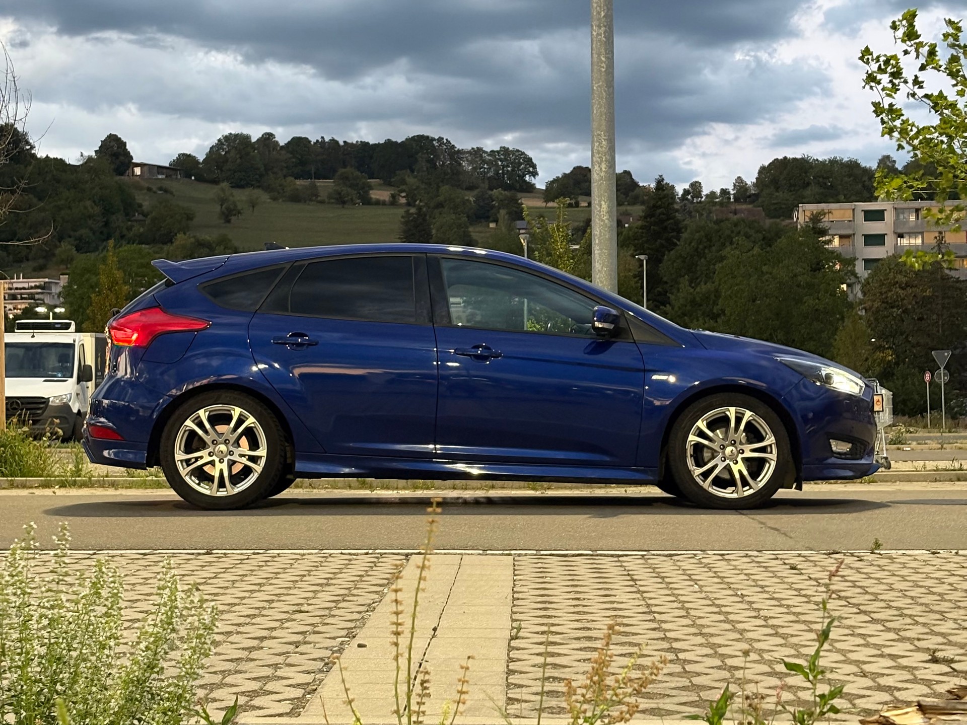 FORD 1.0i EcoB 125 ST-Line MFK + Service + Garantie | Top gepflegt-image-1