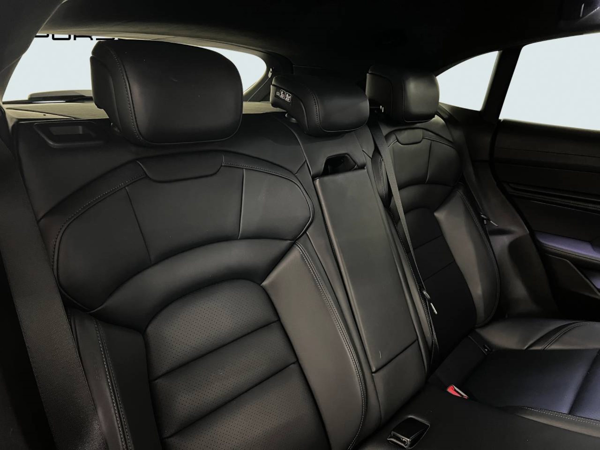 PORSCHE Taycan GTS Sport Turismo-image-23