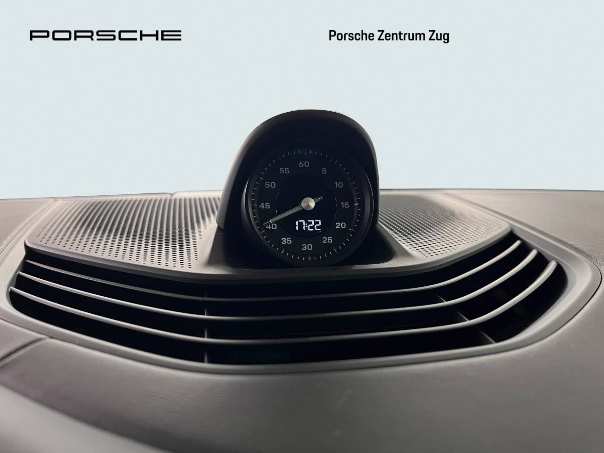 PORSCHE Taycan GTS Sport Turismo-image-26