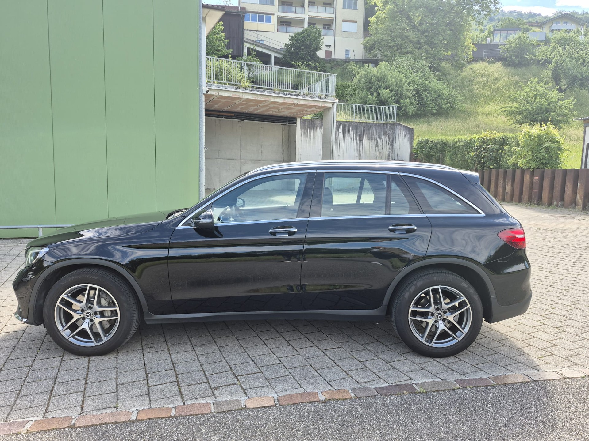 MERCEDES-BENZ GLC 250 d AMG Line 4Matic 9G-Tronic-image-5