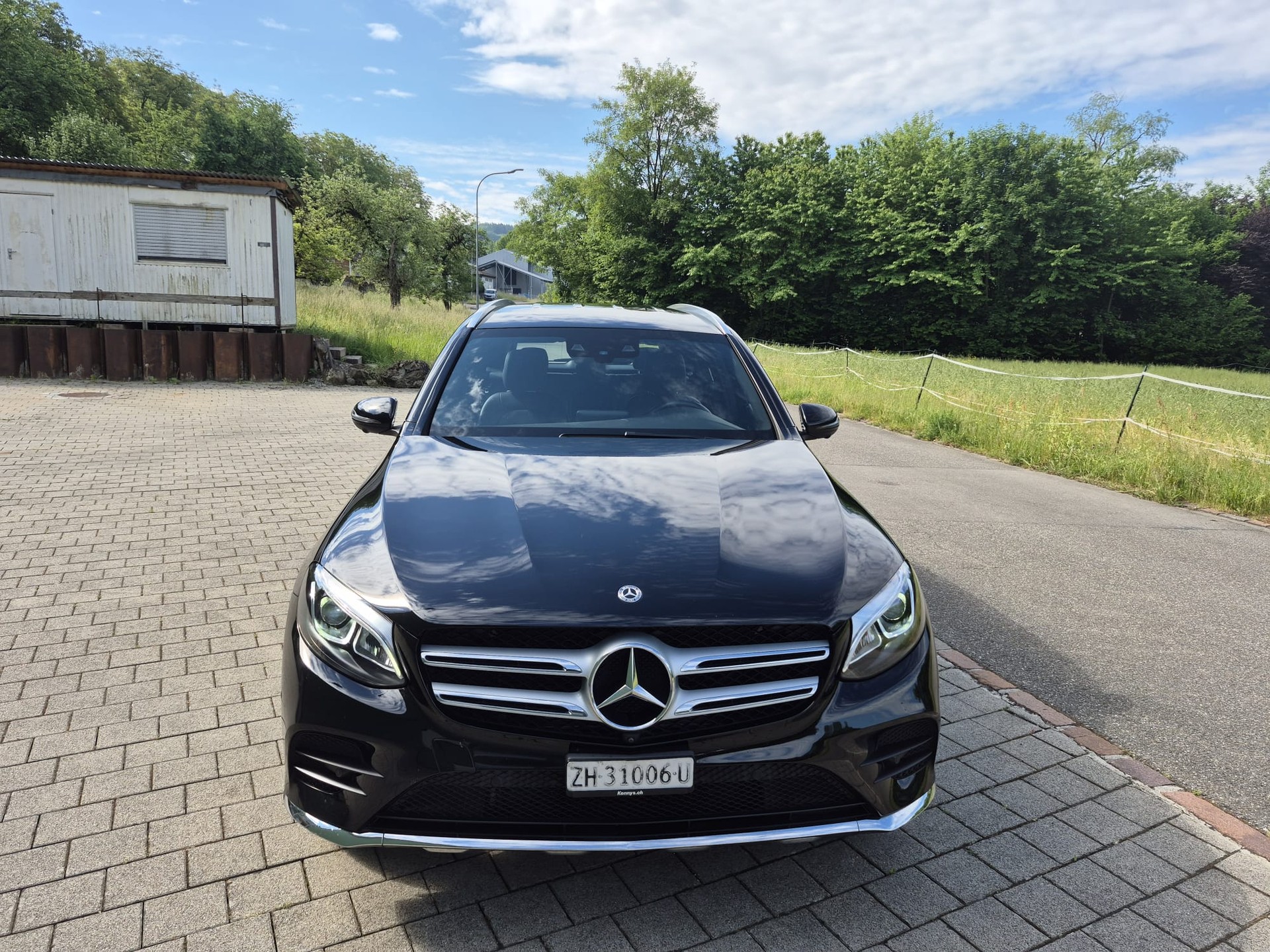MERCEDES-BENZ GLC 250 d AMG Line 4Matic 9G-Tronic-image-2