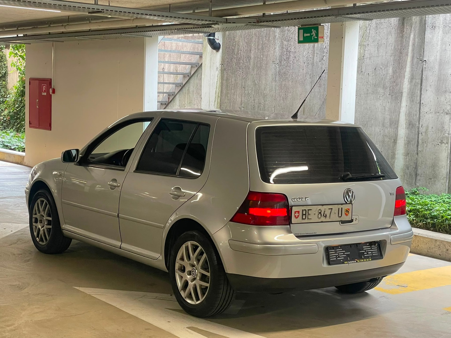VW Golf 1.6 Pacific Automatic-image-4