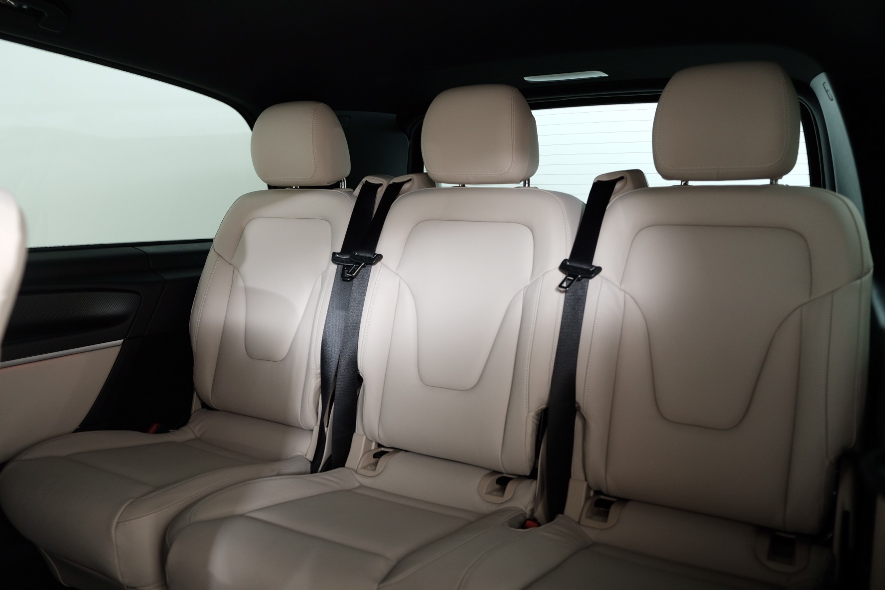MERCEDES-BENZ V 300 d extralang 4Matic Avantgarde 9G-Tronic-image-12