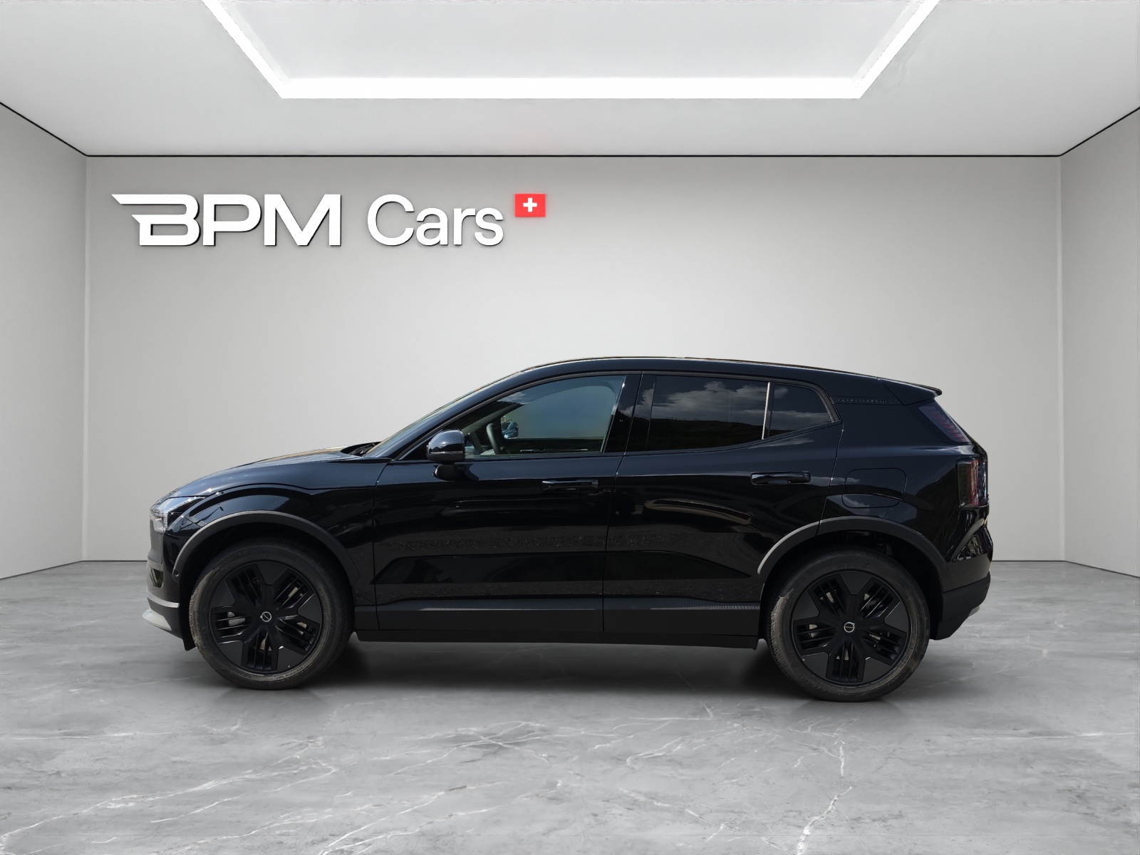 VOLVO EX30 Cross Country P8 69 kWh AWD Plus-image-1