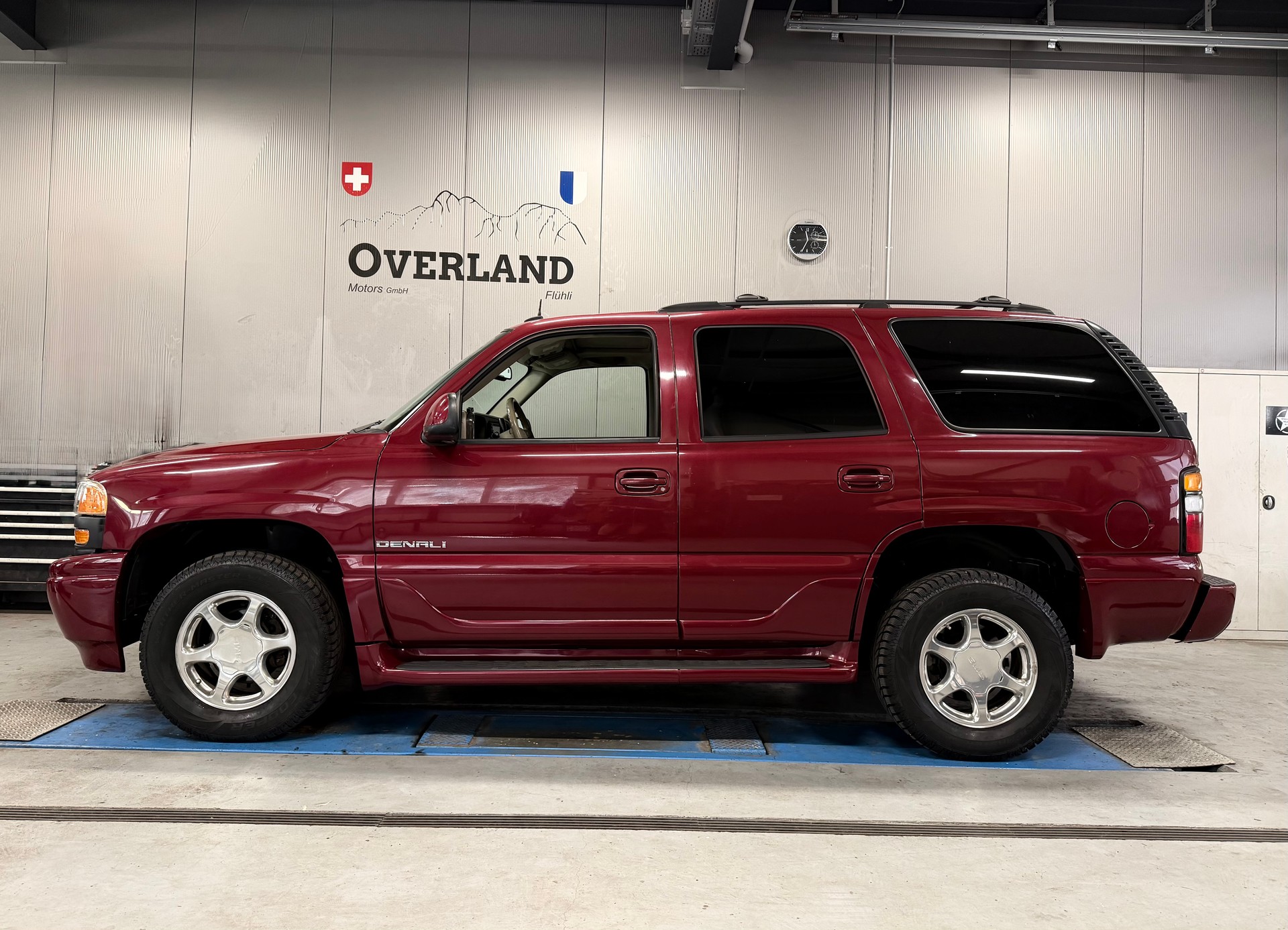 GMC DENALI 6.0 VORTEC V8 4X4-image-1