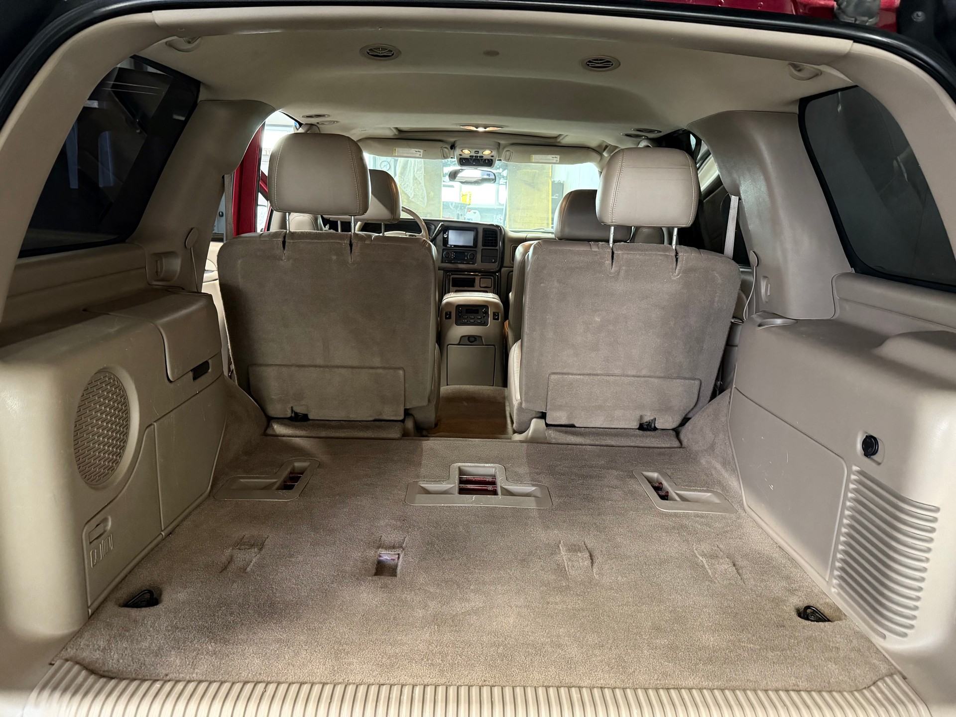 GMC DENALI 6.0 VORTEC V8 4X4-image-11