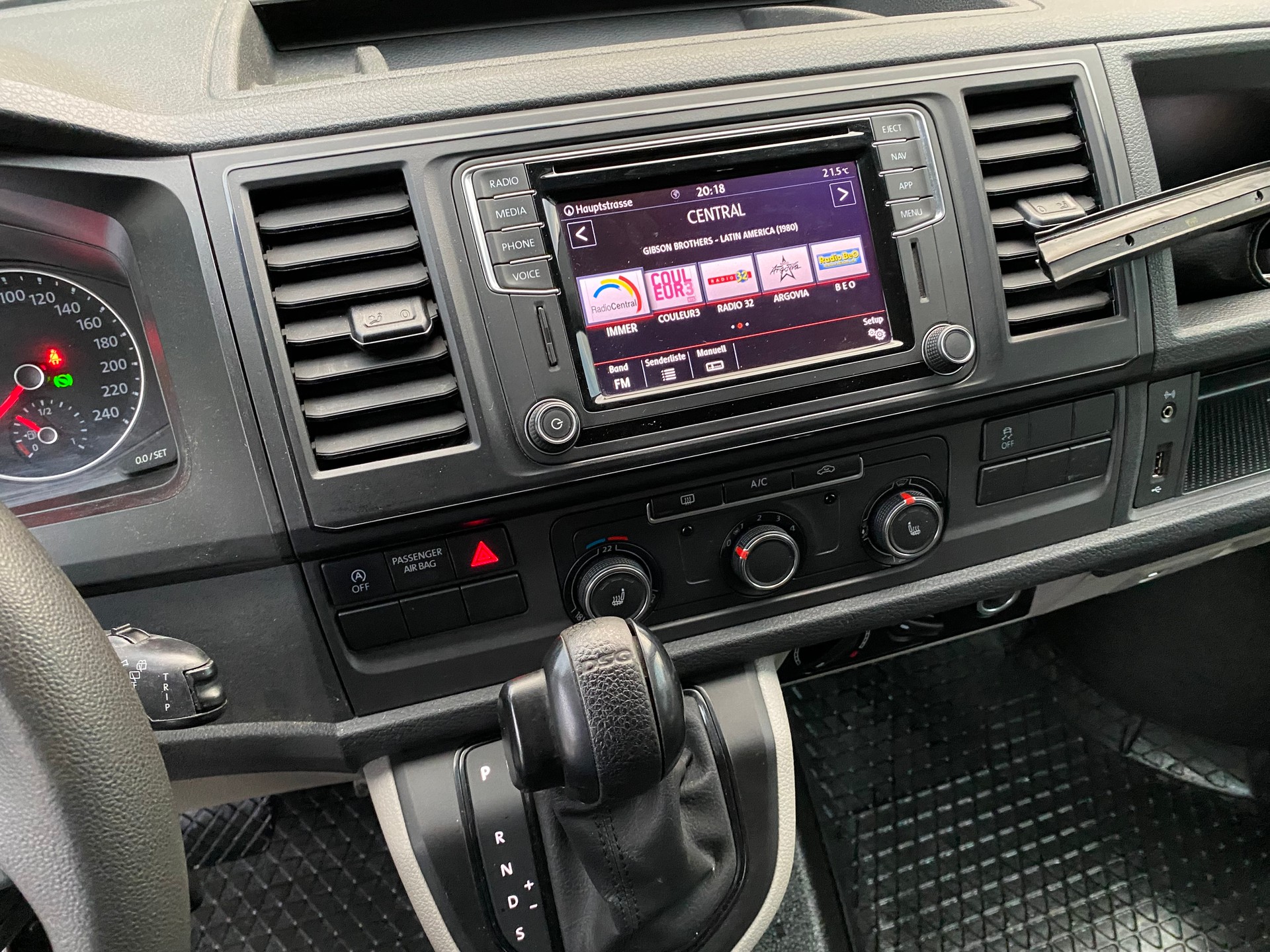 VW T6 2.0 TDI 4Motion DSG-image-4