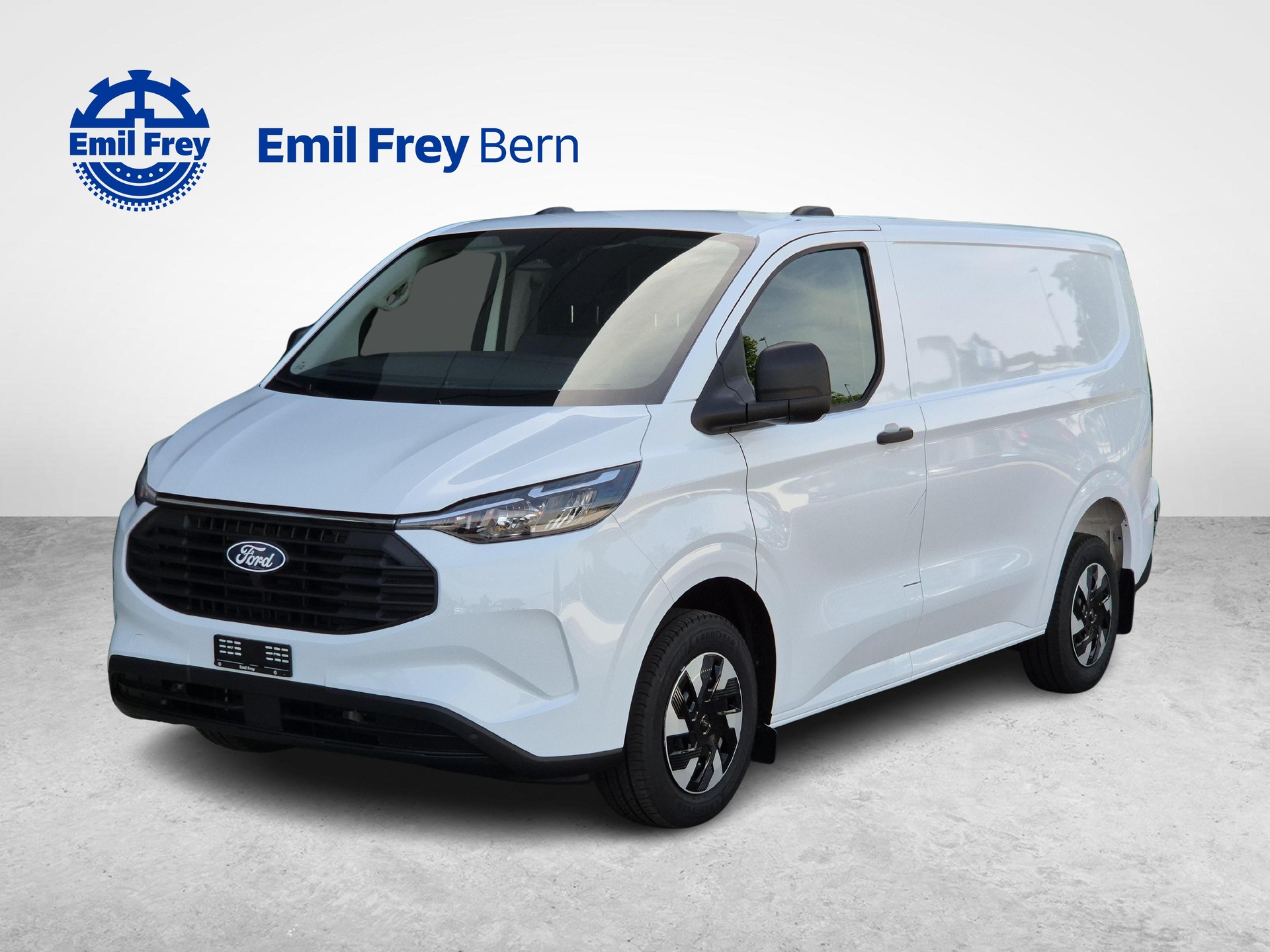 FORD Transit C Van 320 L1 2.5 Duratec 233 Trend PHEV 0.99% Leasing-image-0