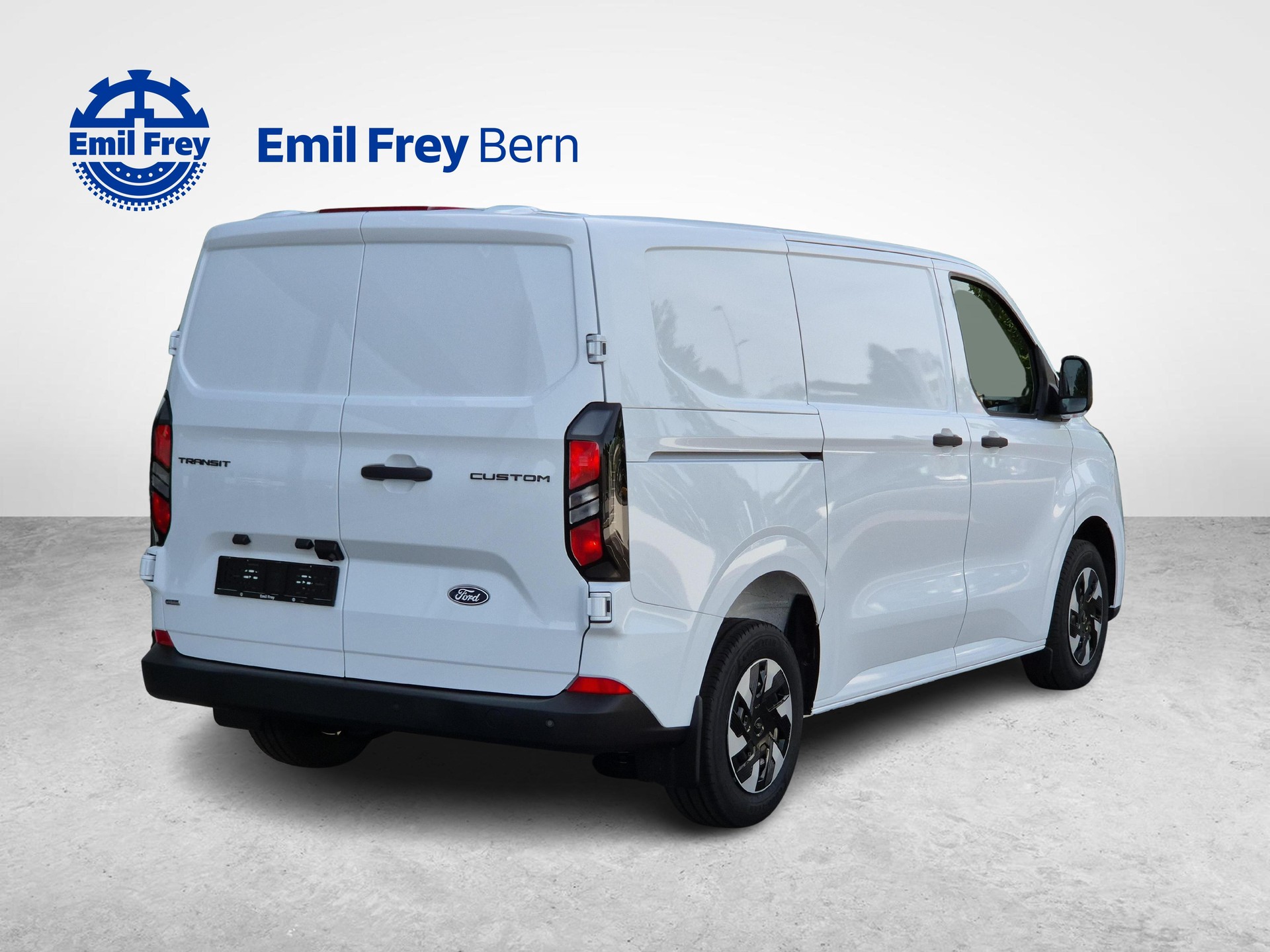 FORD Transit C Van 320 L1 2.5 Duratec 233 Trend PHEV 0.99% Leasing-image-2