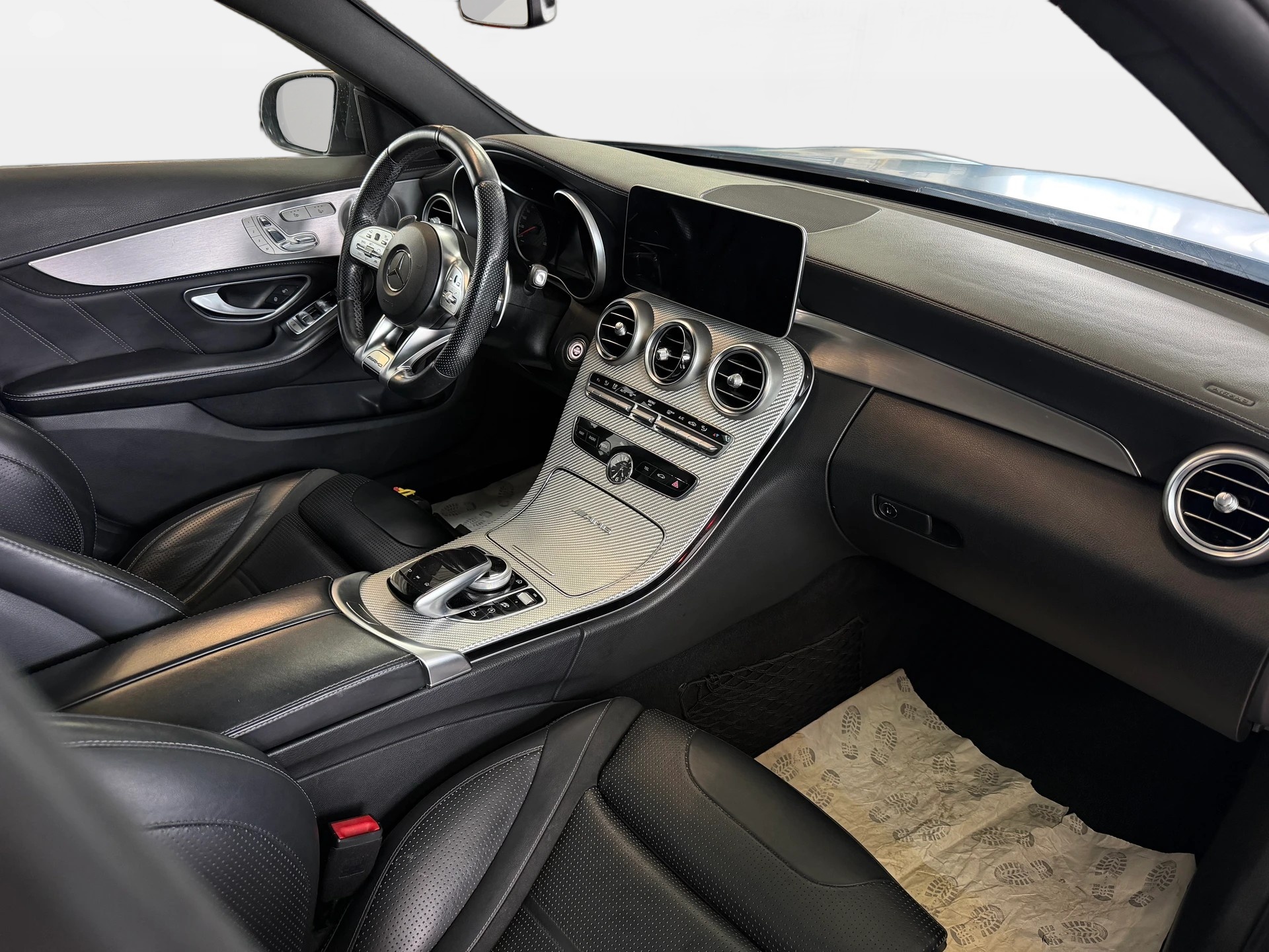 MERCEDES-BENZ C 63 AMG Speedshift | Frisch MFK | Multibeam LED | Burmester | Pano Dach-image-11