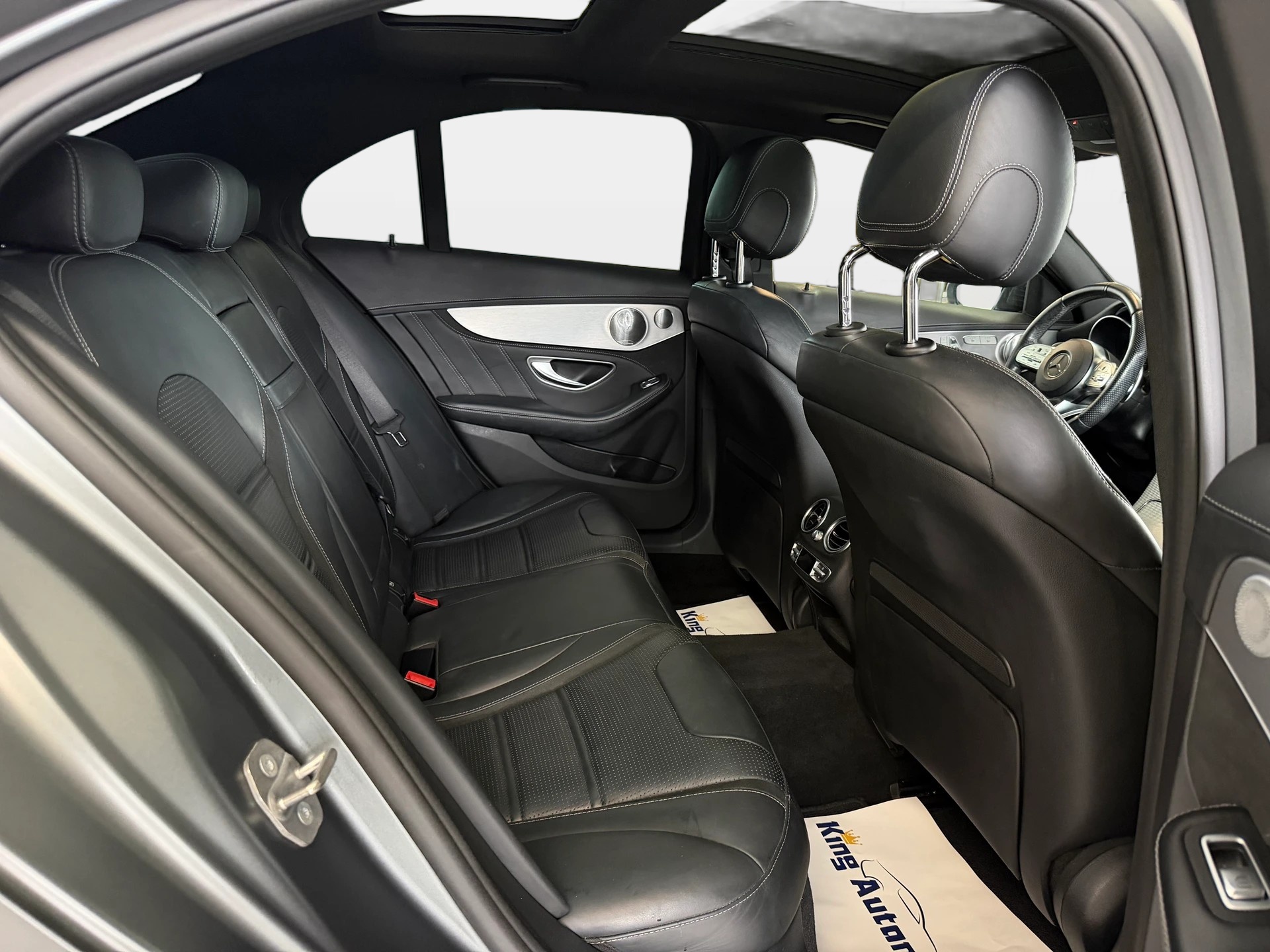 MERCEDES-BENZ C 63 AMG Speedshift | Frisch MFK | Multibeam LED | Burmester | Pano Dach-image-13