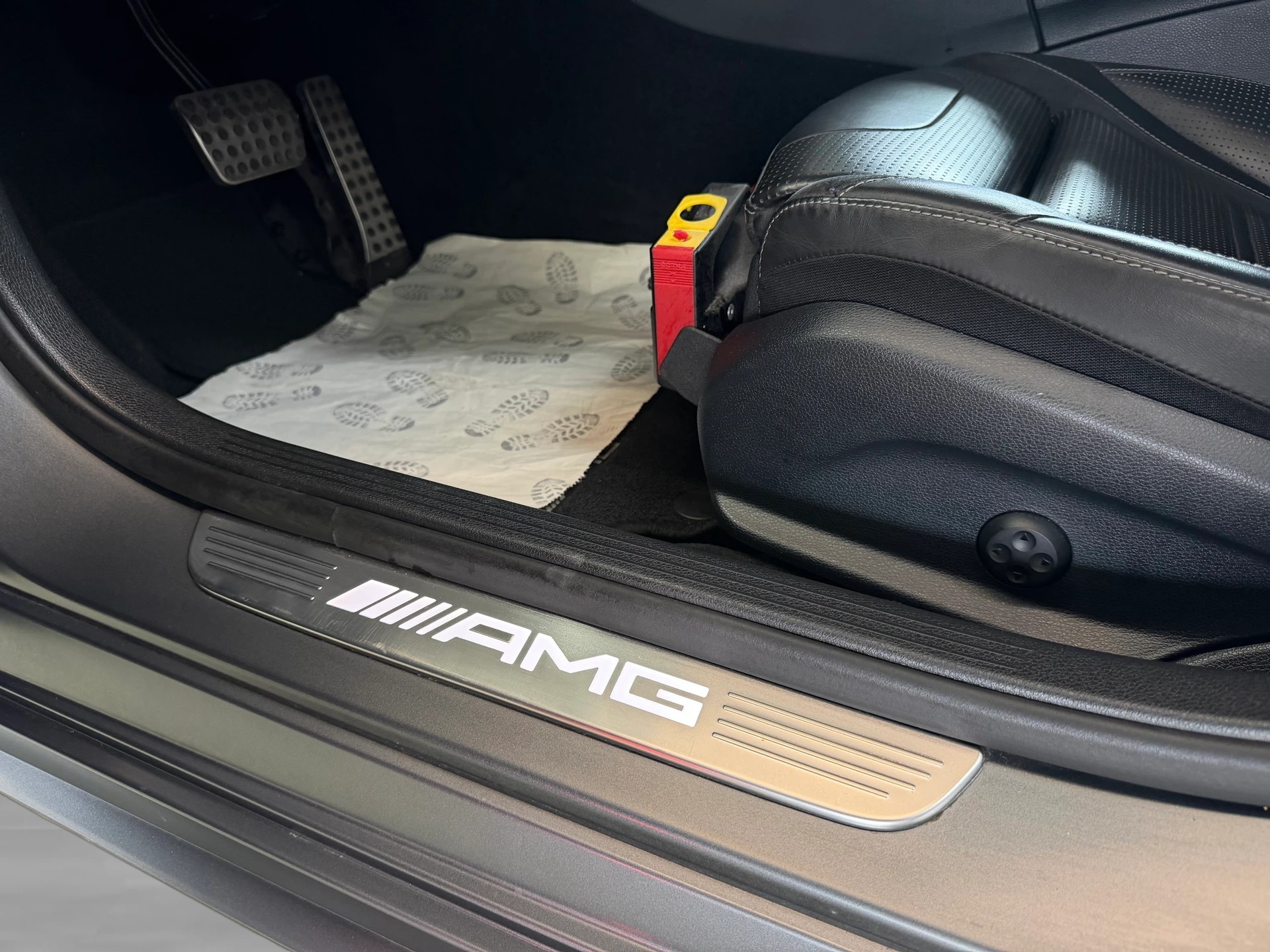 MERCEDES-BENZ C 63 AMG Speedshift | Frisch MFK | Multibeam LED | Burmester | Pano Dach-image-9