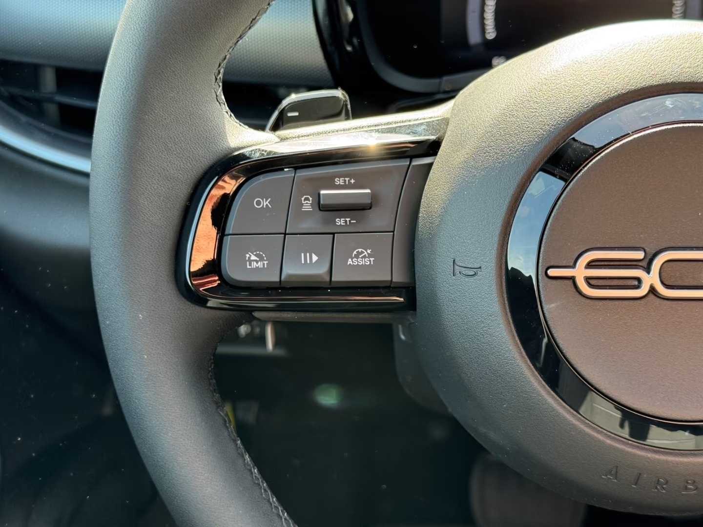 FIAT 600 1.2 Hybrid 145 Sport-image-25