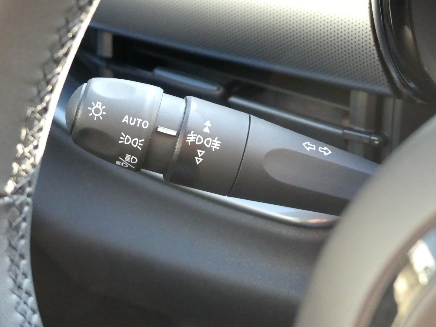 FIAT 600 1.2 Hybrid 145 Sport-image-20