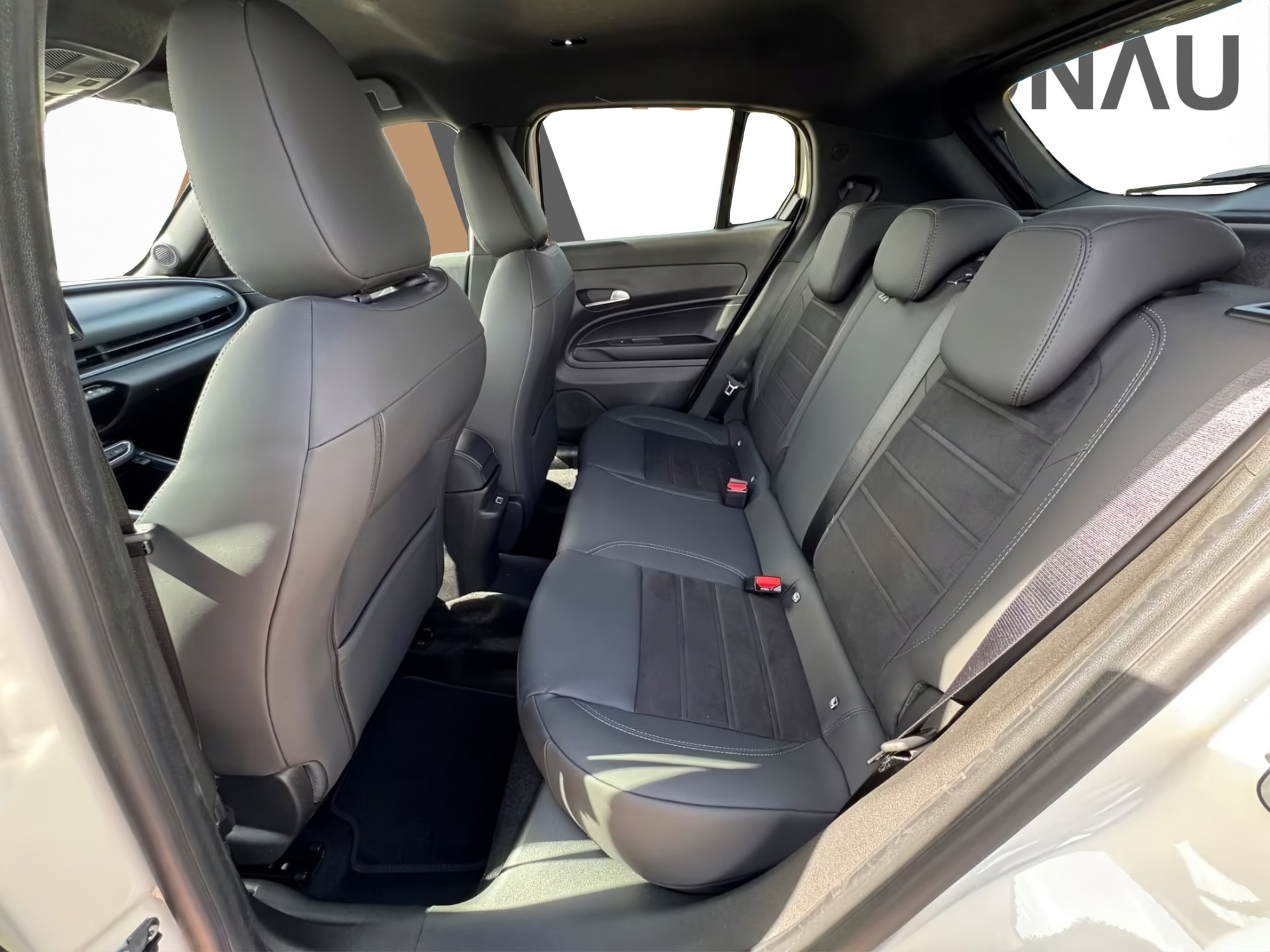 FIAT 600 1.2 Hybrid 145 Sport-image-35