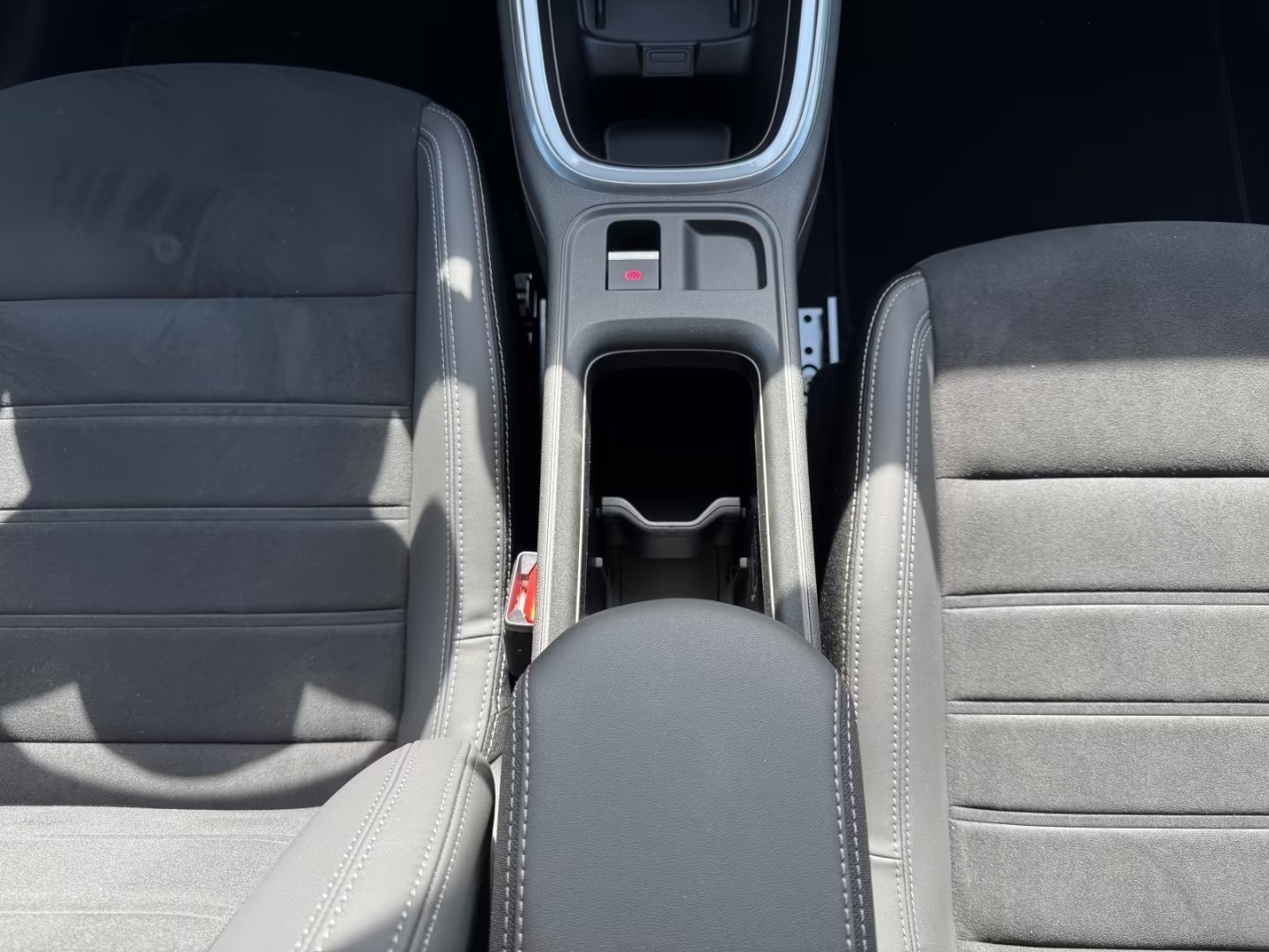 FIAT 600 1.2 Hybrid 145 Sport-image-21