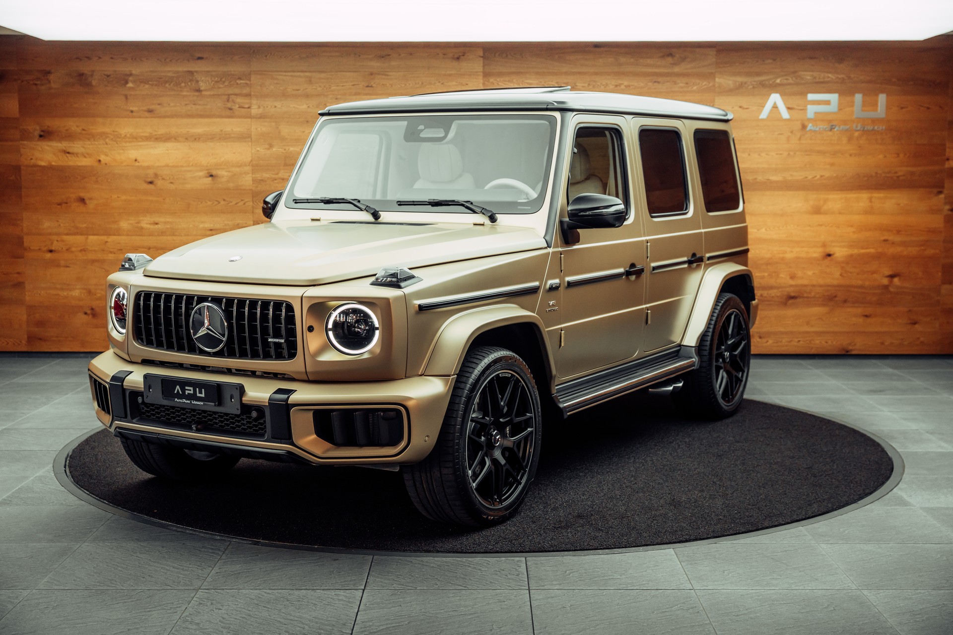 MERCEDES-BENZ G 63 AMG Speedshift Plus G-Tronic MY26 MANUFAKTUR Kalaharigold magno-showroom-element-3
