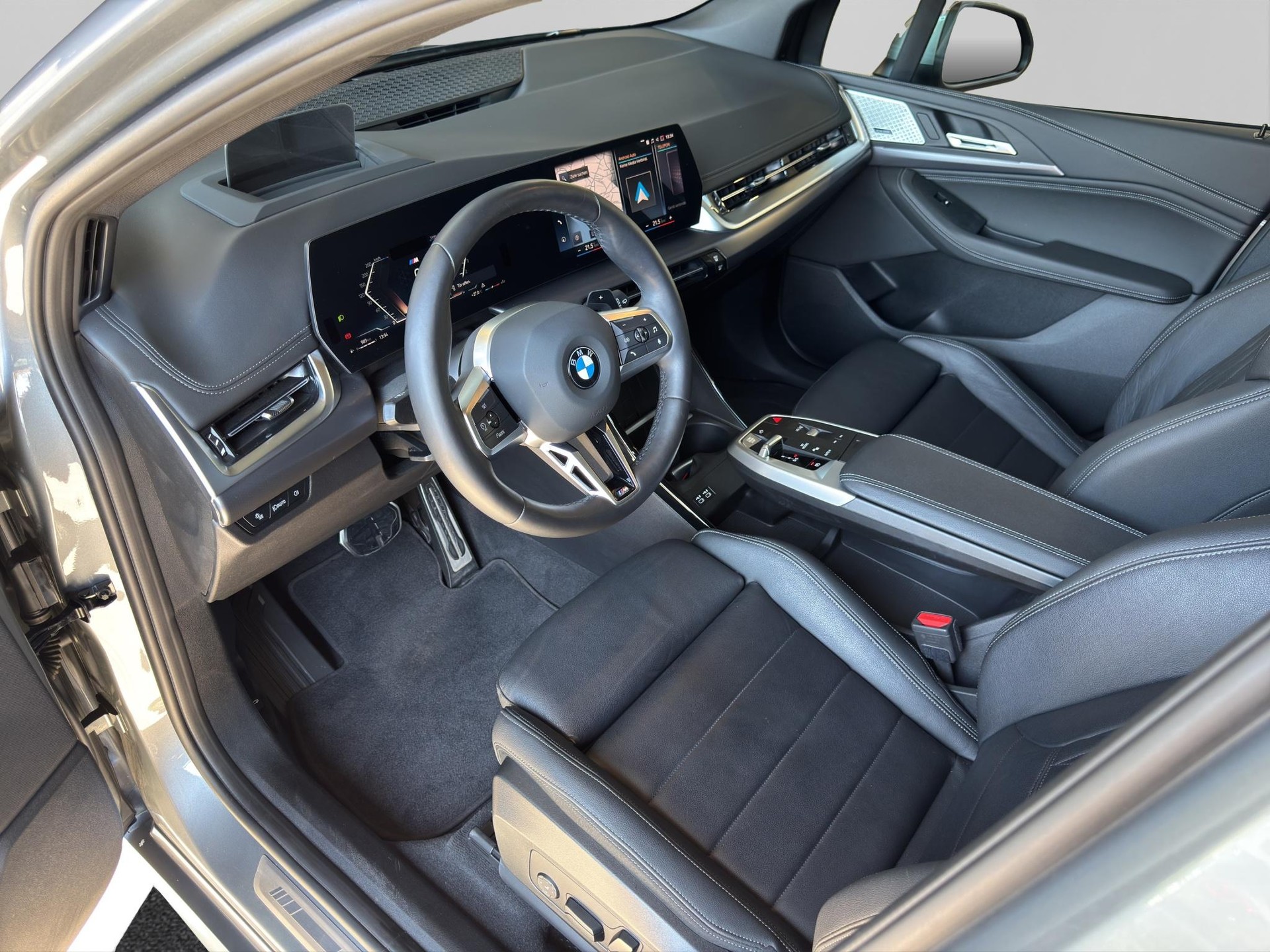 BMW 223i xDrive Active Tourer-image-10