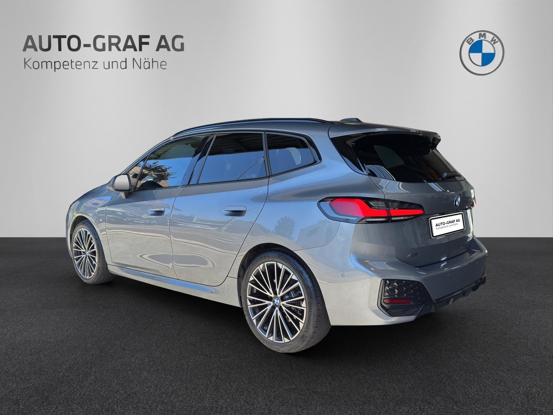 BMW 223i xDrive Active Tourer-image-2