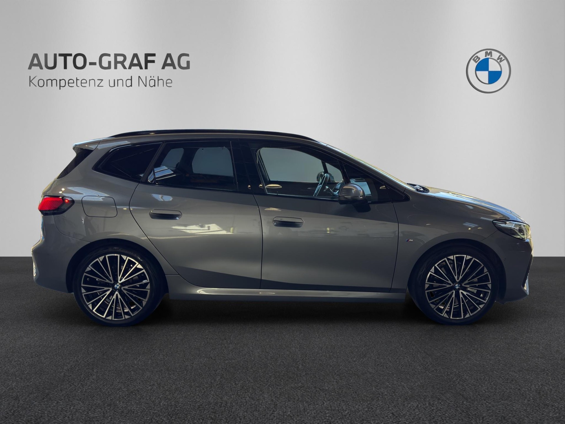 BMW 223i xDrive Active Tourer-image-5