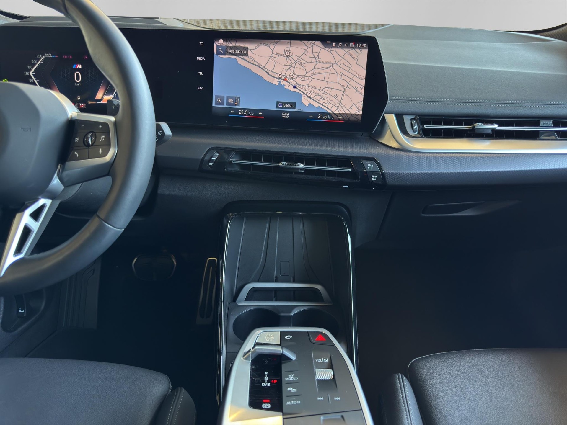 BMW 223i xDrive Active Tourer-image-14