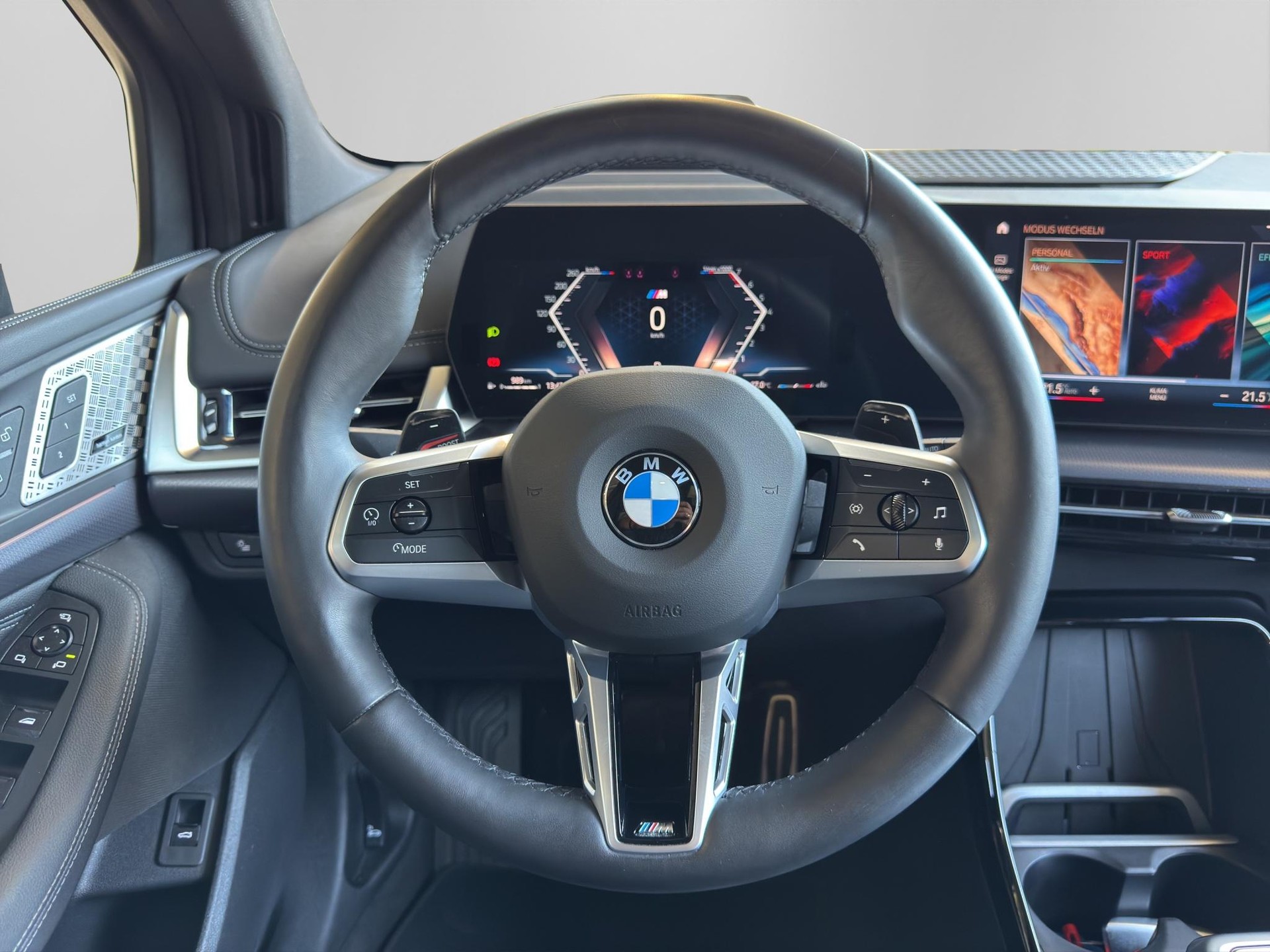 BMW 223i xDrive Active Tourer-image-15