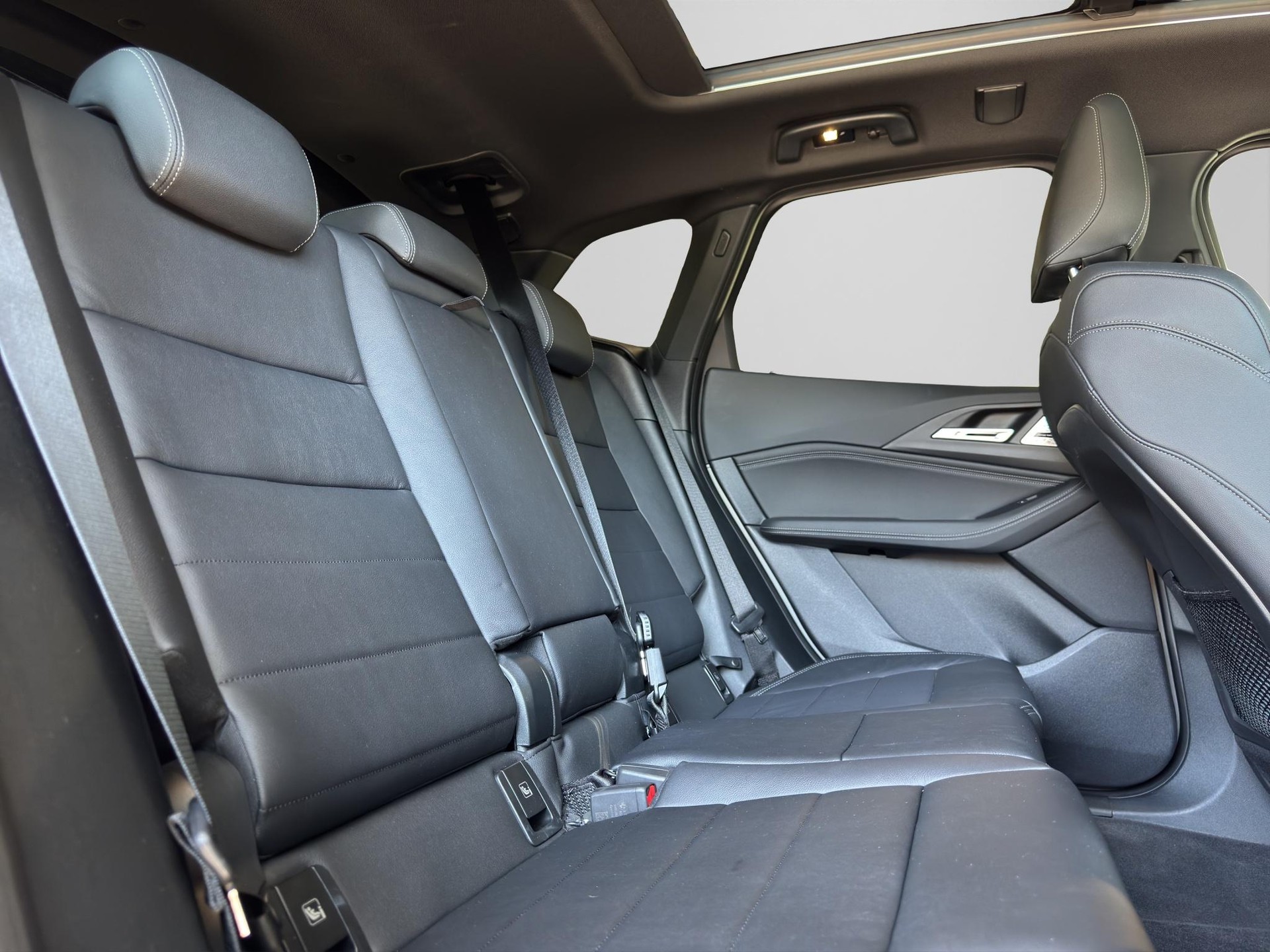 BMW 223i xDrive Active Tourer-image-19