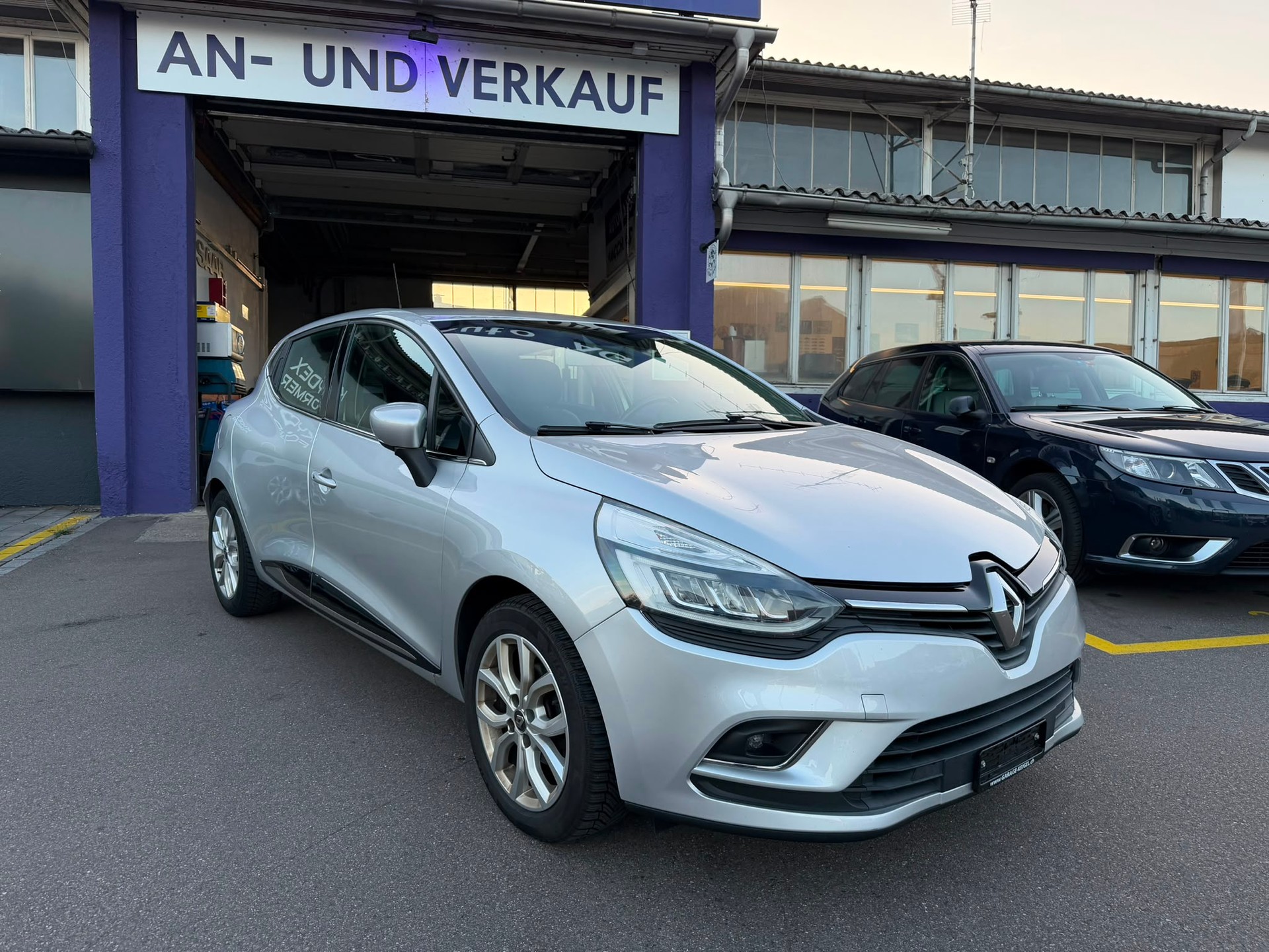 RENAULT Clio 1.2 16V T Intens-image-2