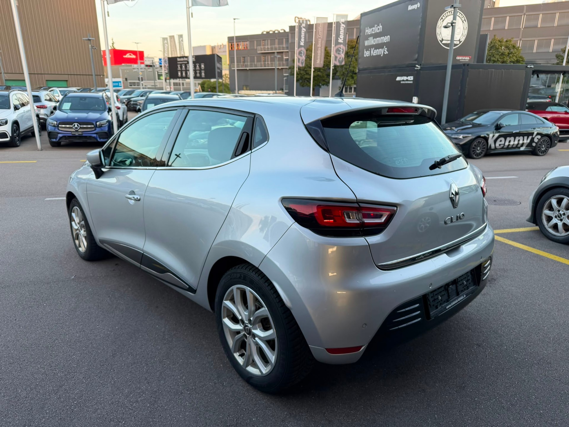 RENAULT Clio 1.2 16V T Intens-image-5