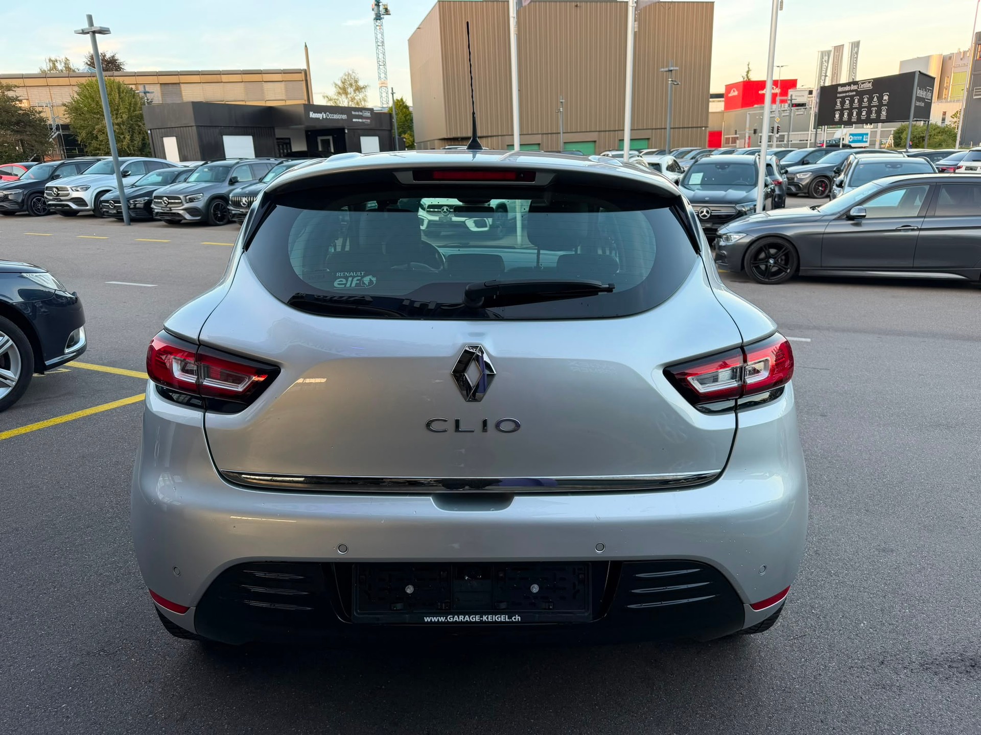 RENAULT Clio 1.2 16V T Intens-image-4
