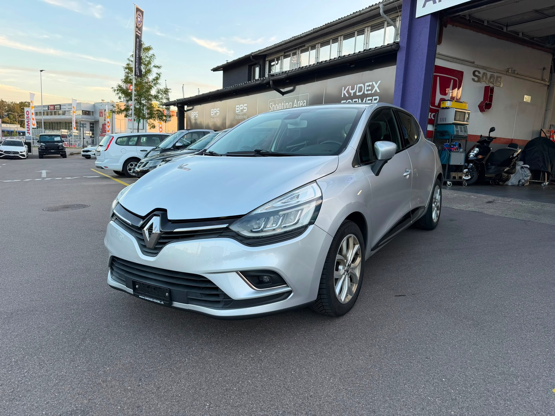 RENAULT Clio 1.2 16V T Intens-image-0