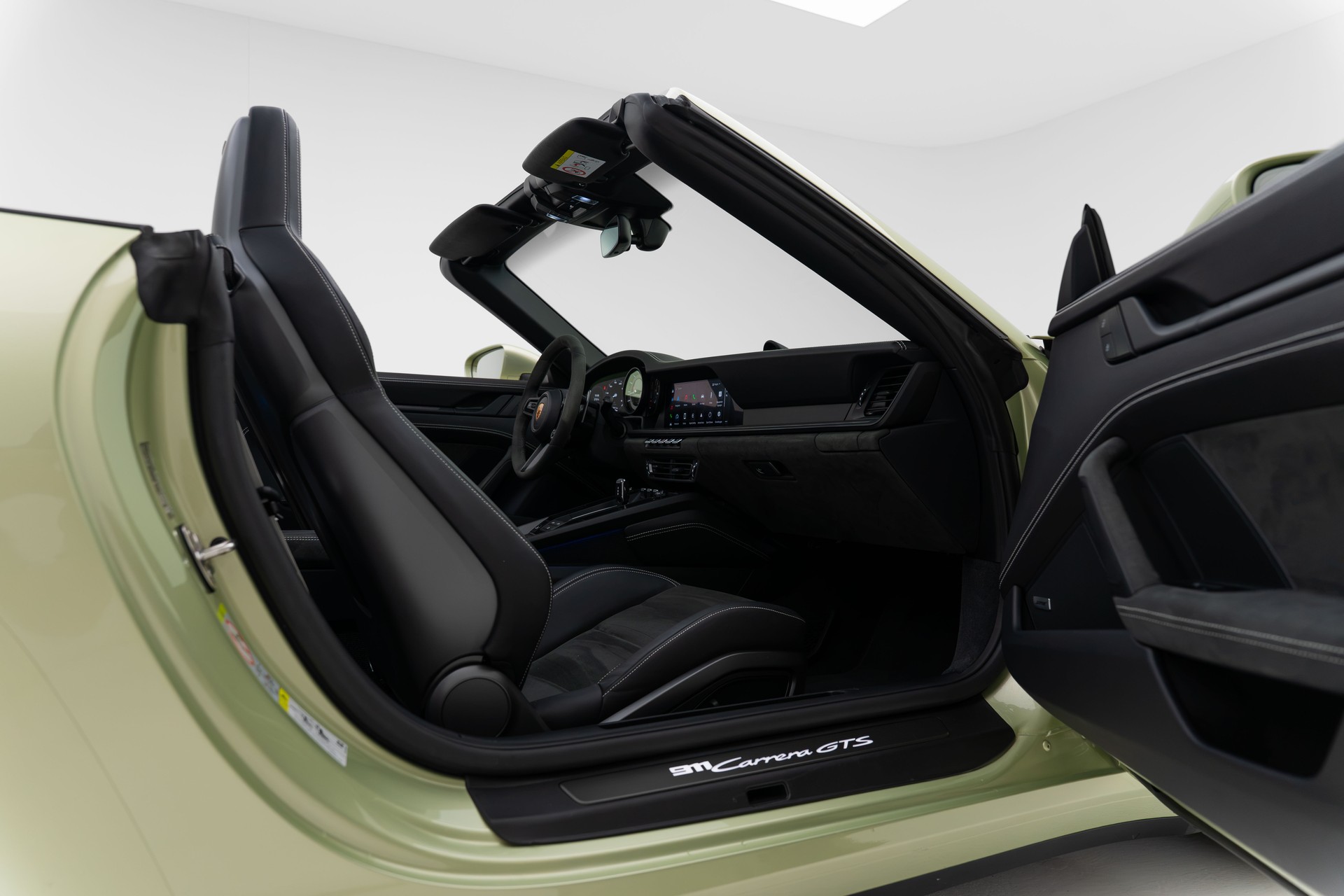 PORSCHE 911 Carrera GTS Cabriolet PDK - PTS Sonderlackierung-image-27