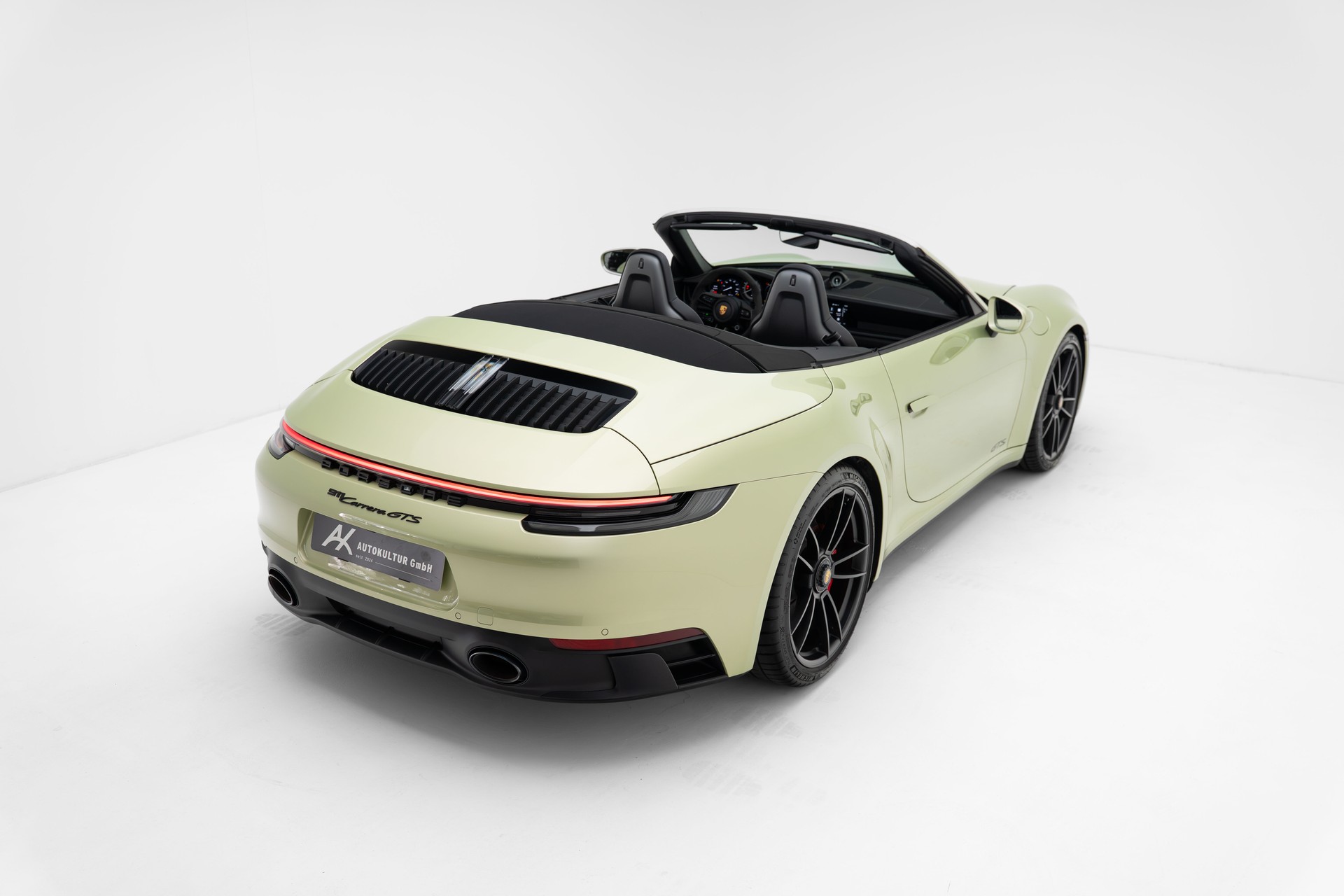 PORSCHE 911 Carrera GTS Cabriolet PDK - PTS Sonderlackierung-image-17