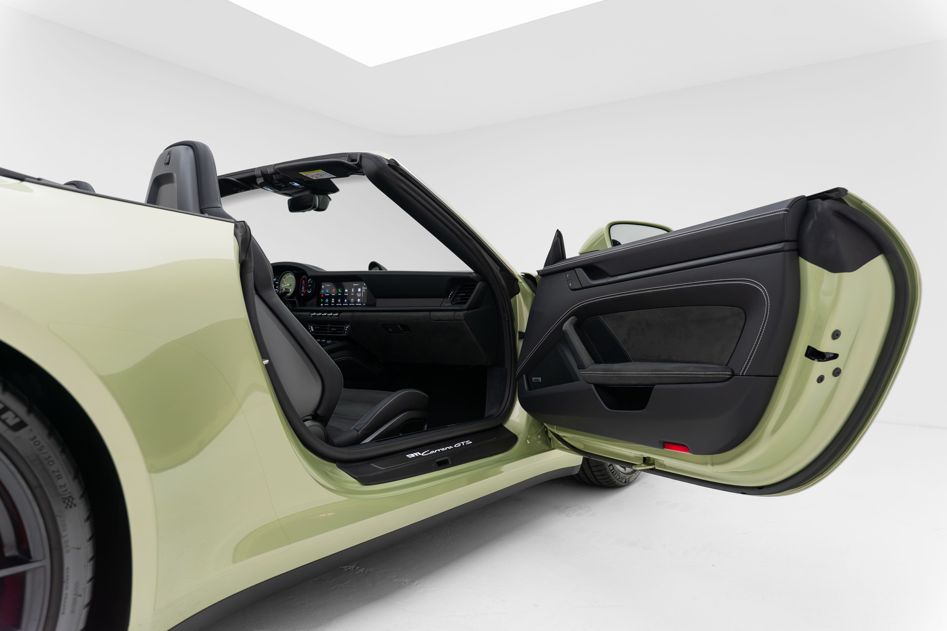 PORSCHE 911 Carrera GTS Cabriolet PDK - PTS Sonderlackierung-image-25